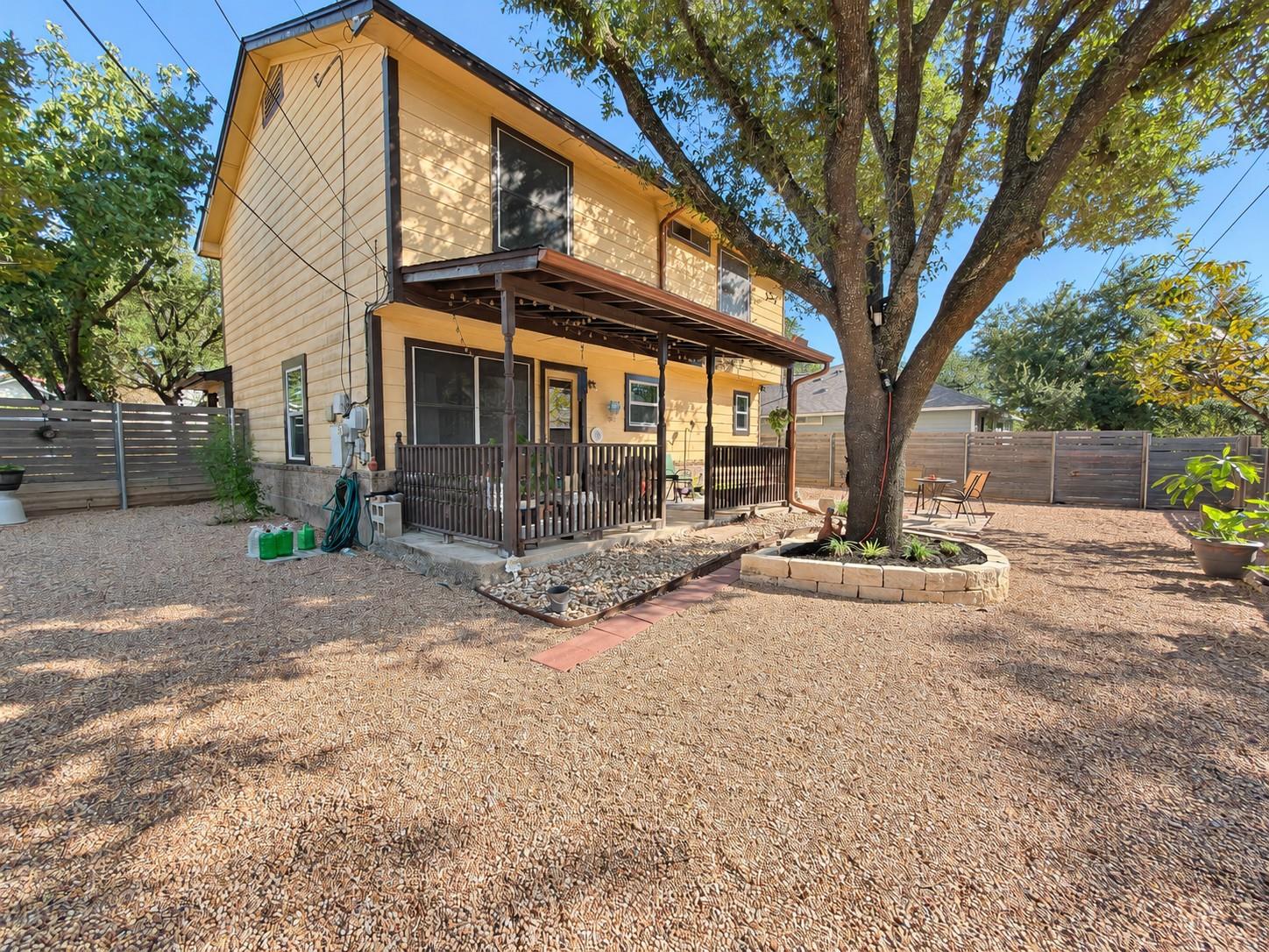 1184 Waller St Property Photo 15