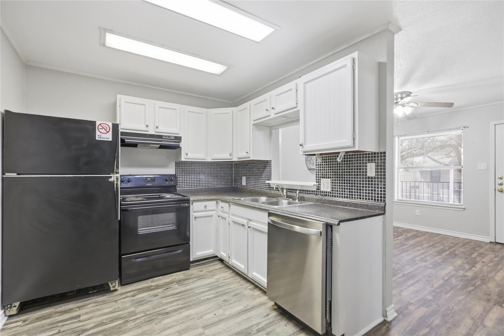 1624 Aquarena Springs Dr #b114 Property Photo 7