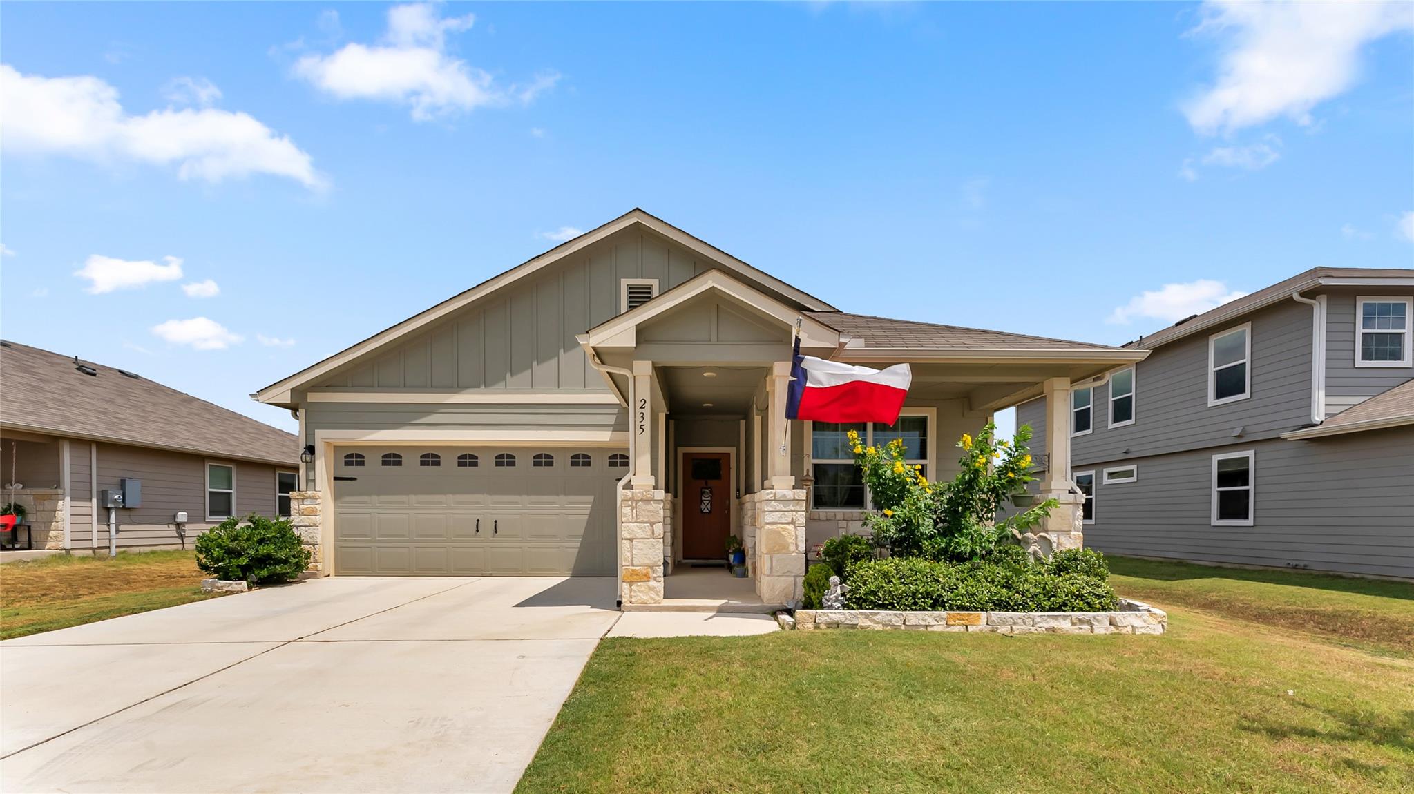 235 Bunting Ln Property Photo 1