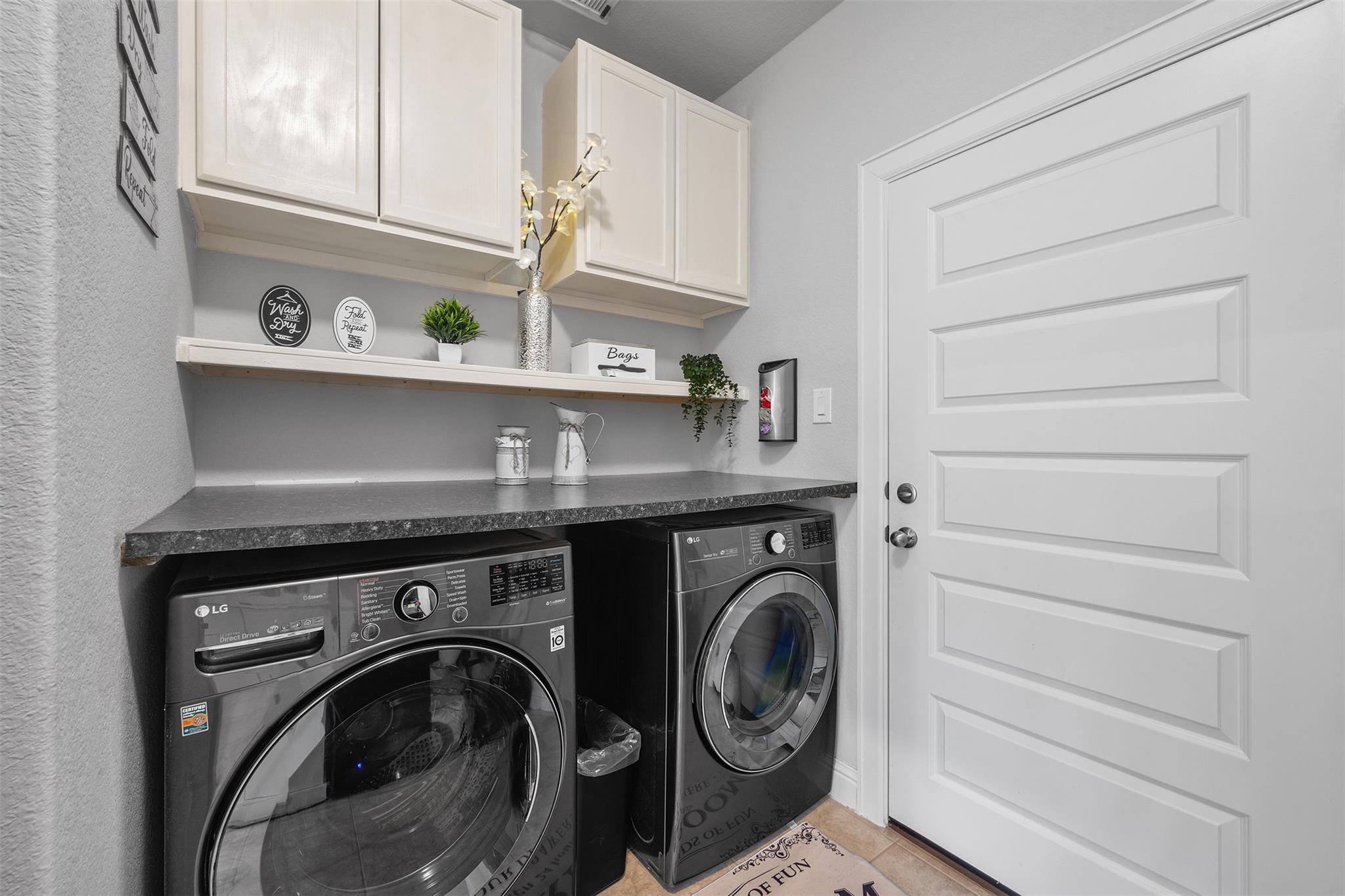 5302 Thunderbird St Property Photo 15