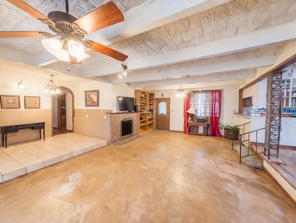 9262 N Highway 77 None Property Photo 4