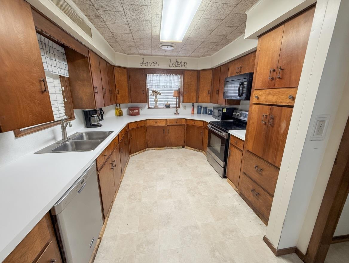 9262 N Highway 77 None Property Photo 7