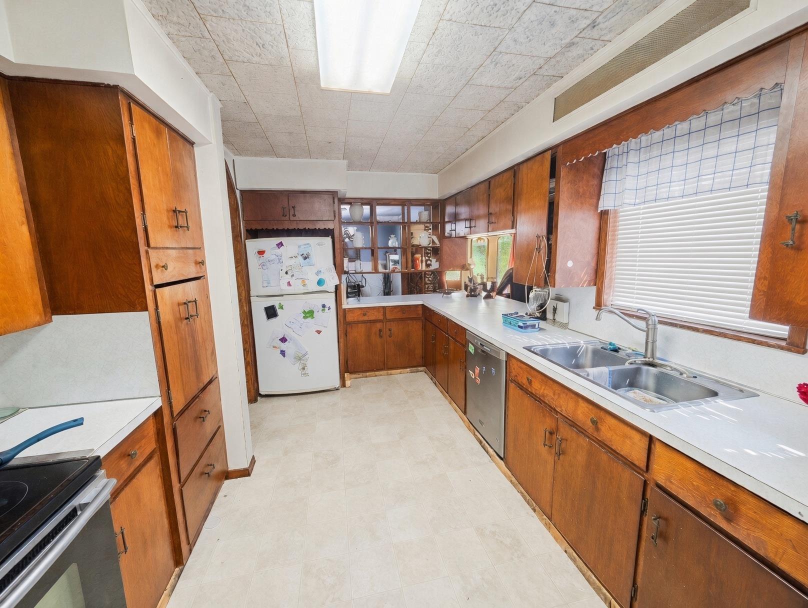 9262 N Highway 77 None Property Photo 8