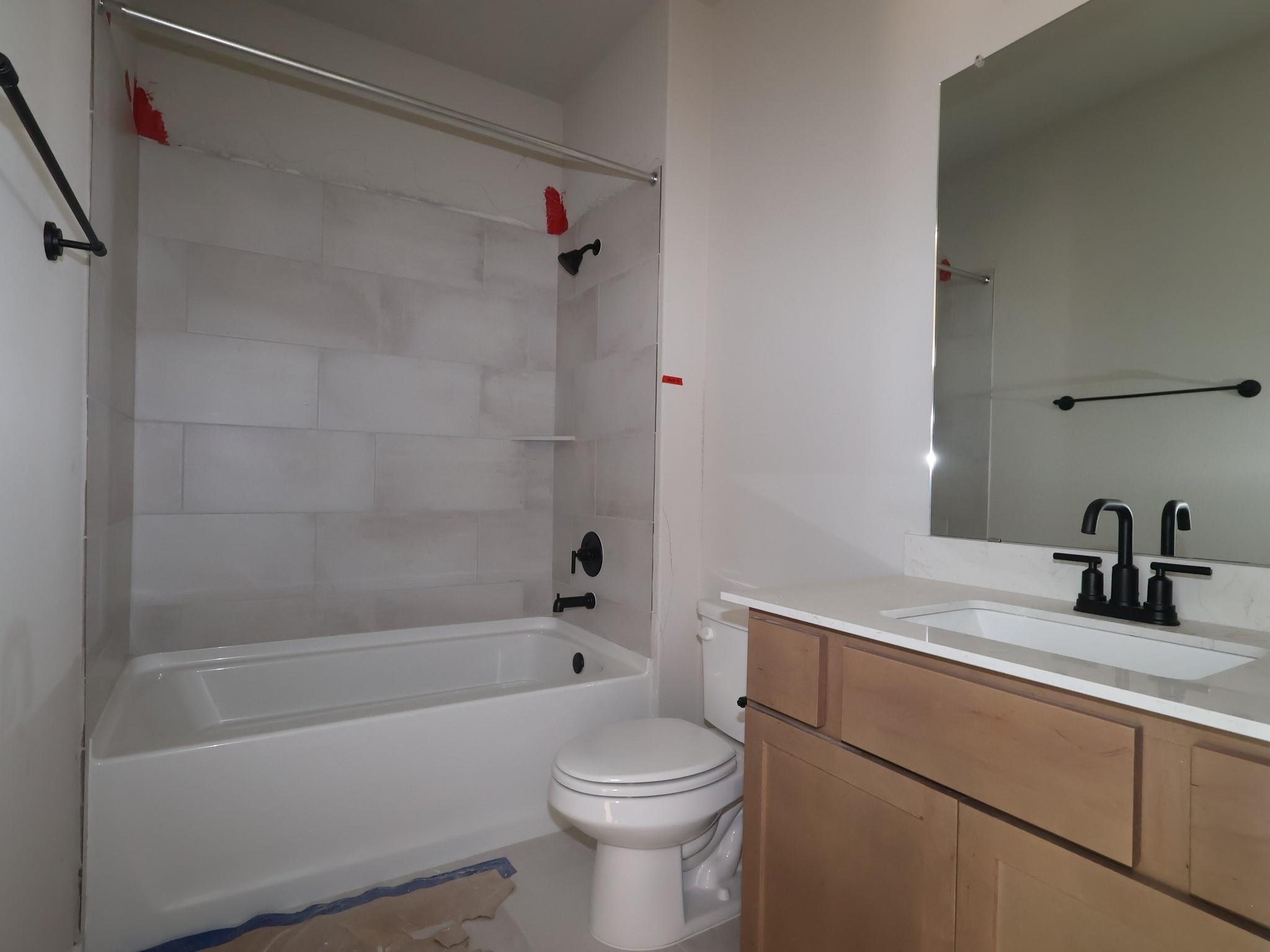 629 Clarissa St Property Photo 13
