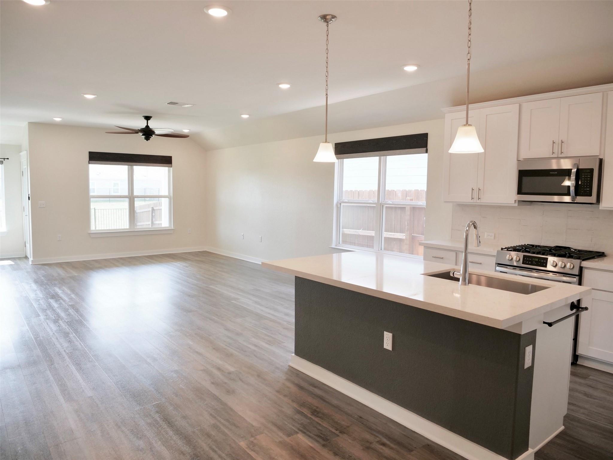 7413 Grenadine Bloom Bnd Property Photo 5