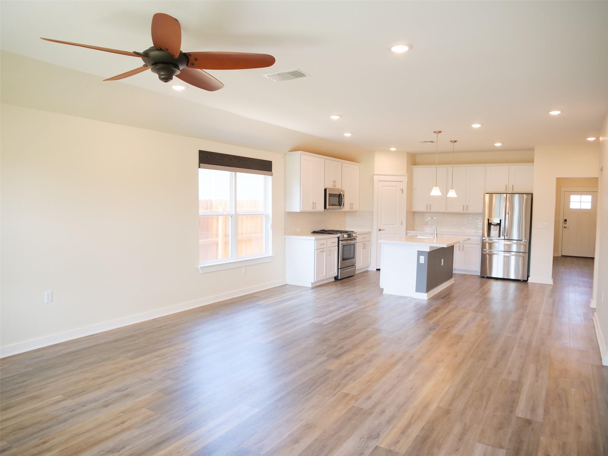 7413 Grenadine Bloom Bnd Property Photo 9