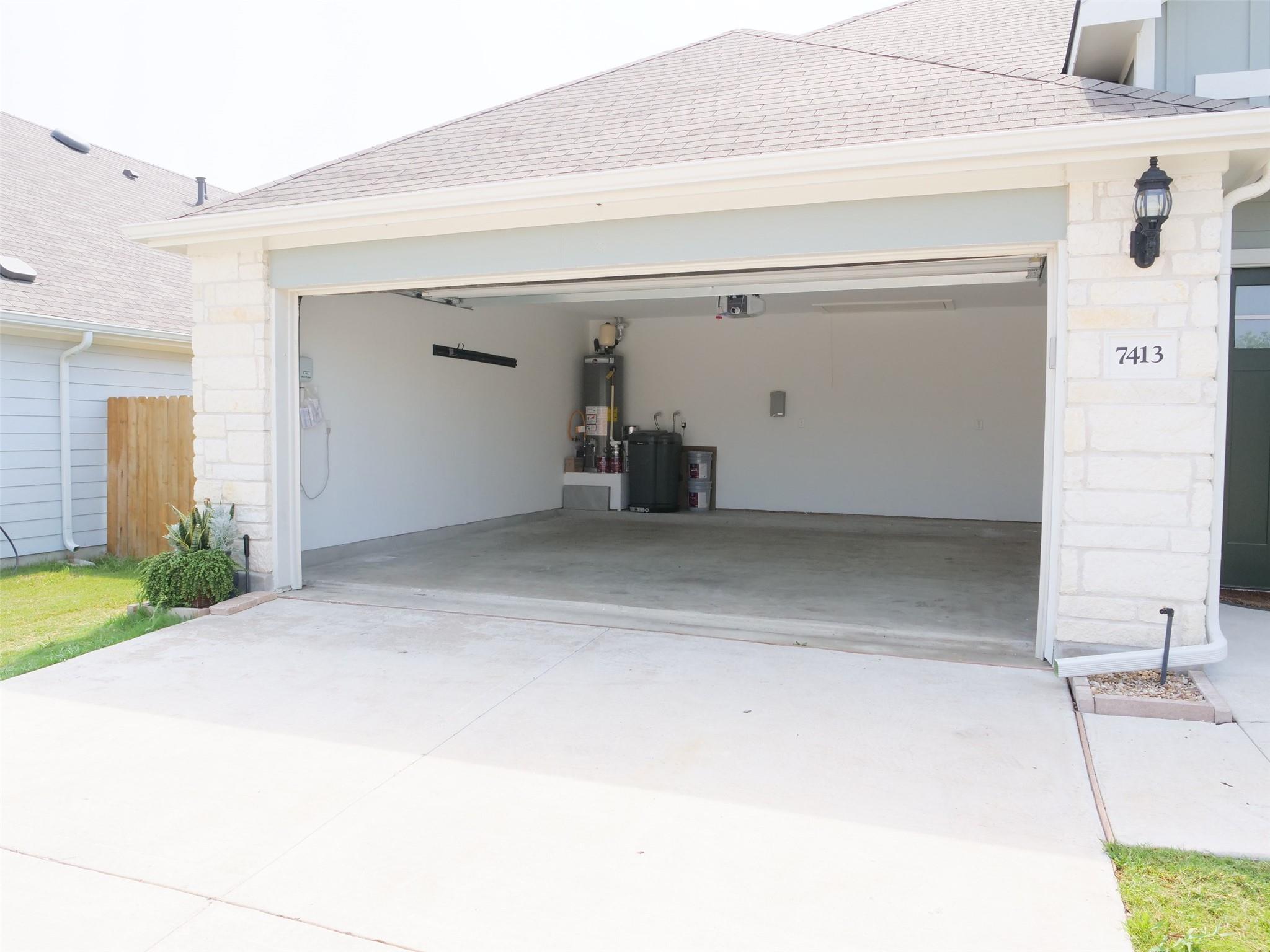 7413 Grenadine Bloom Bnd Property Photo 30