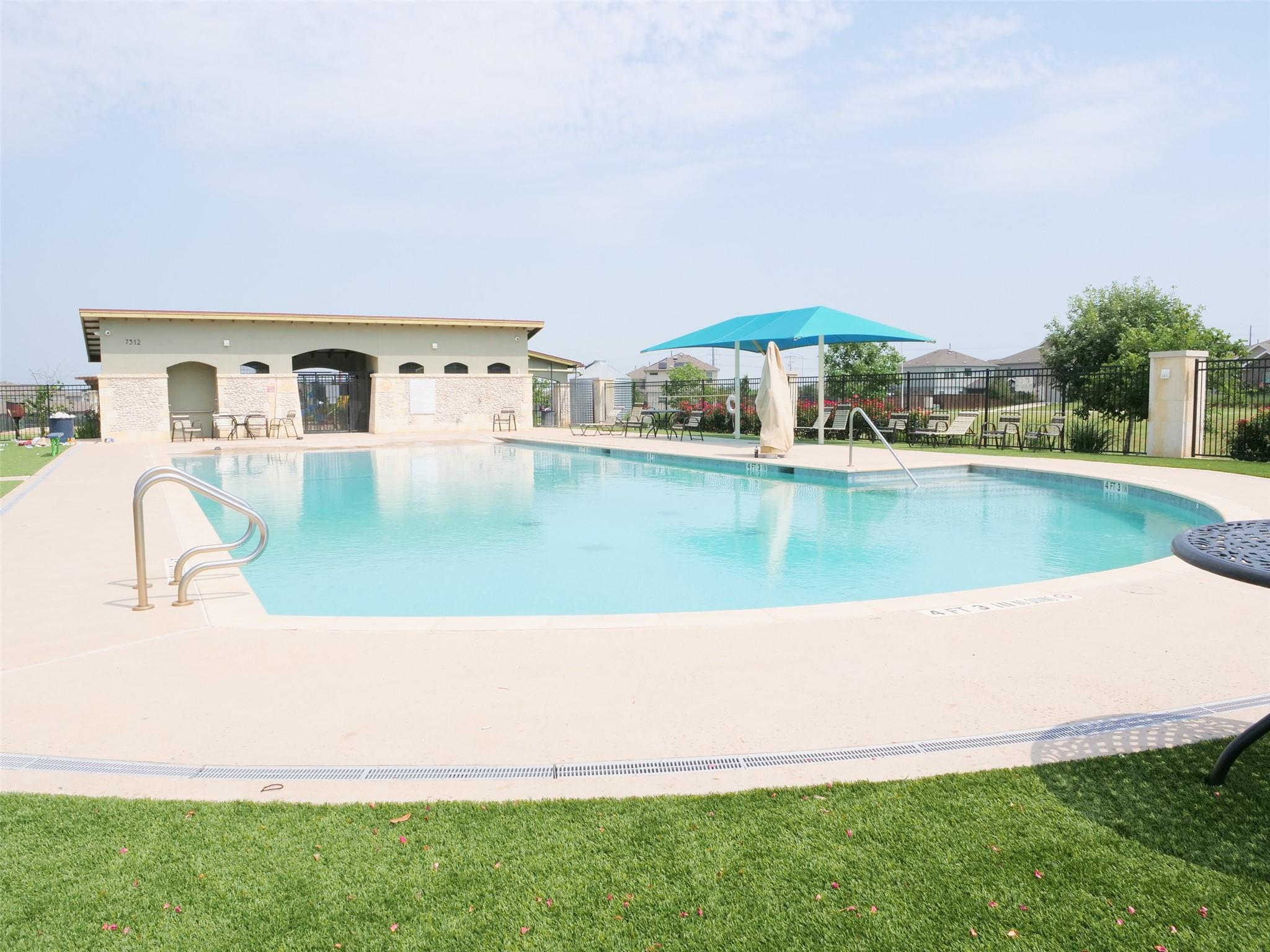 7413 Grenadine Bloom Bnd Property Photo 34