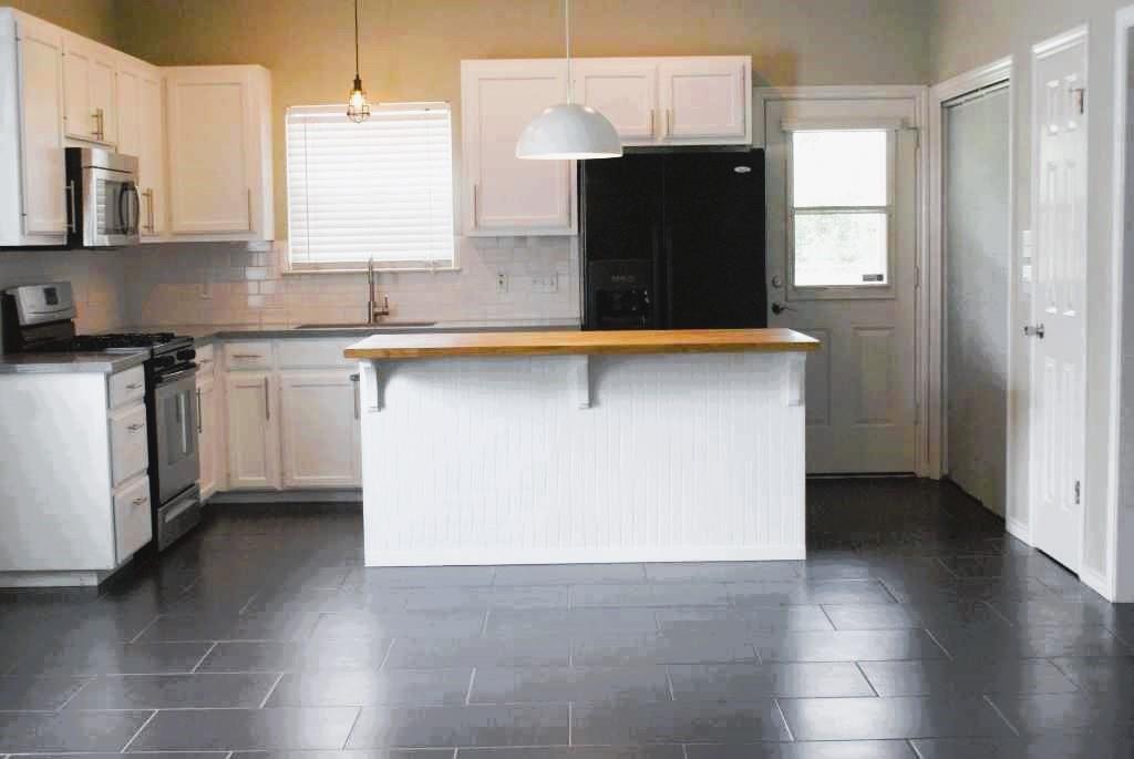 1704 S College St Property Photo 3