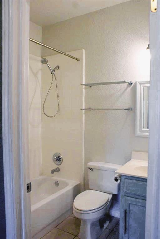 1704 S College St Property Photo 5