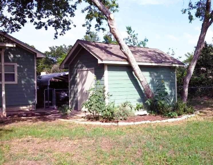 1704 S College St Property Photo 11