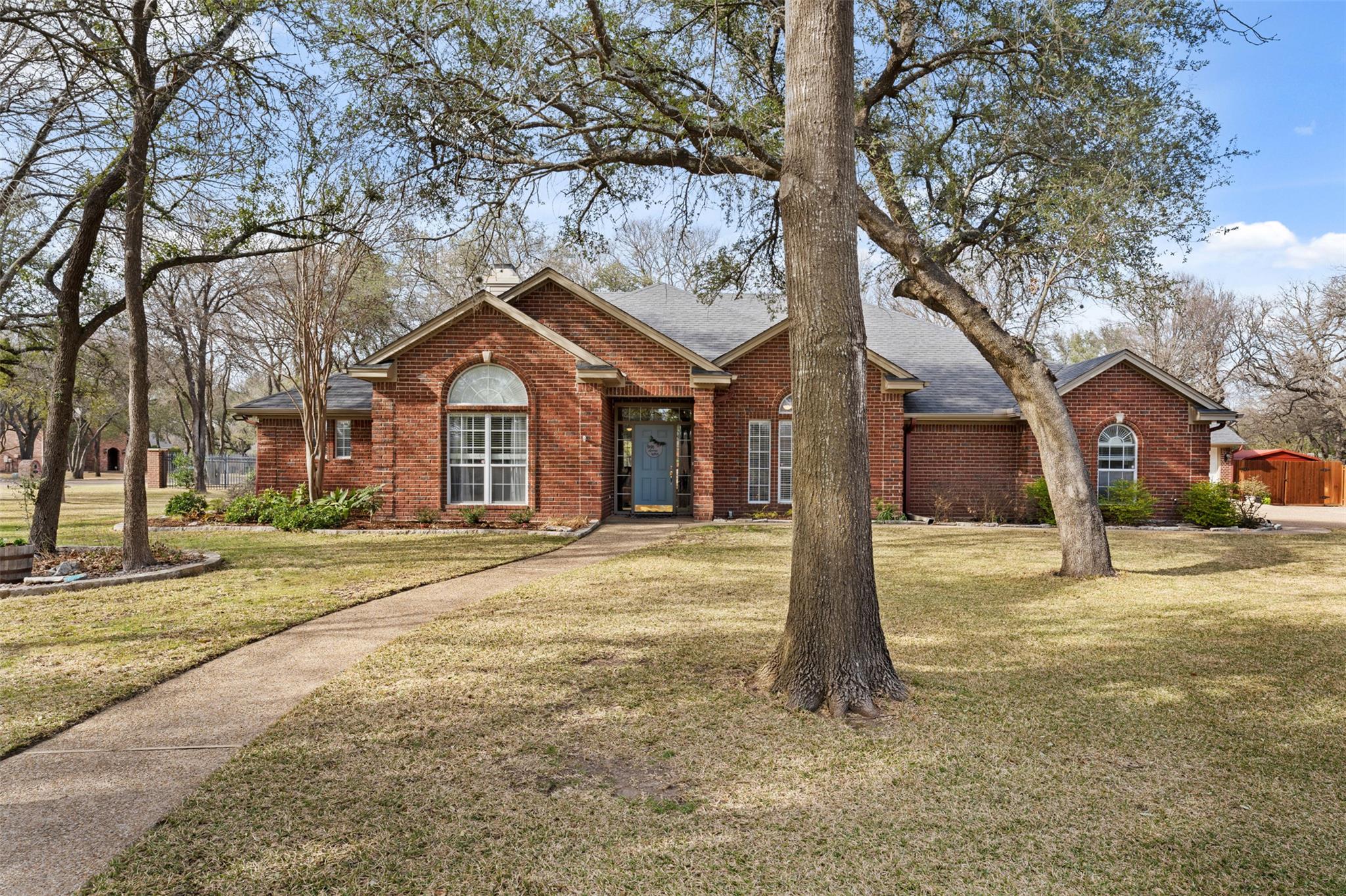 517 Riverwood Dr Property Photo