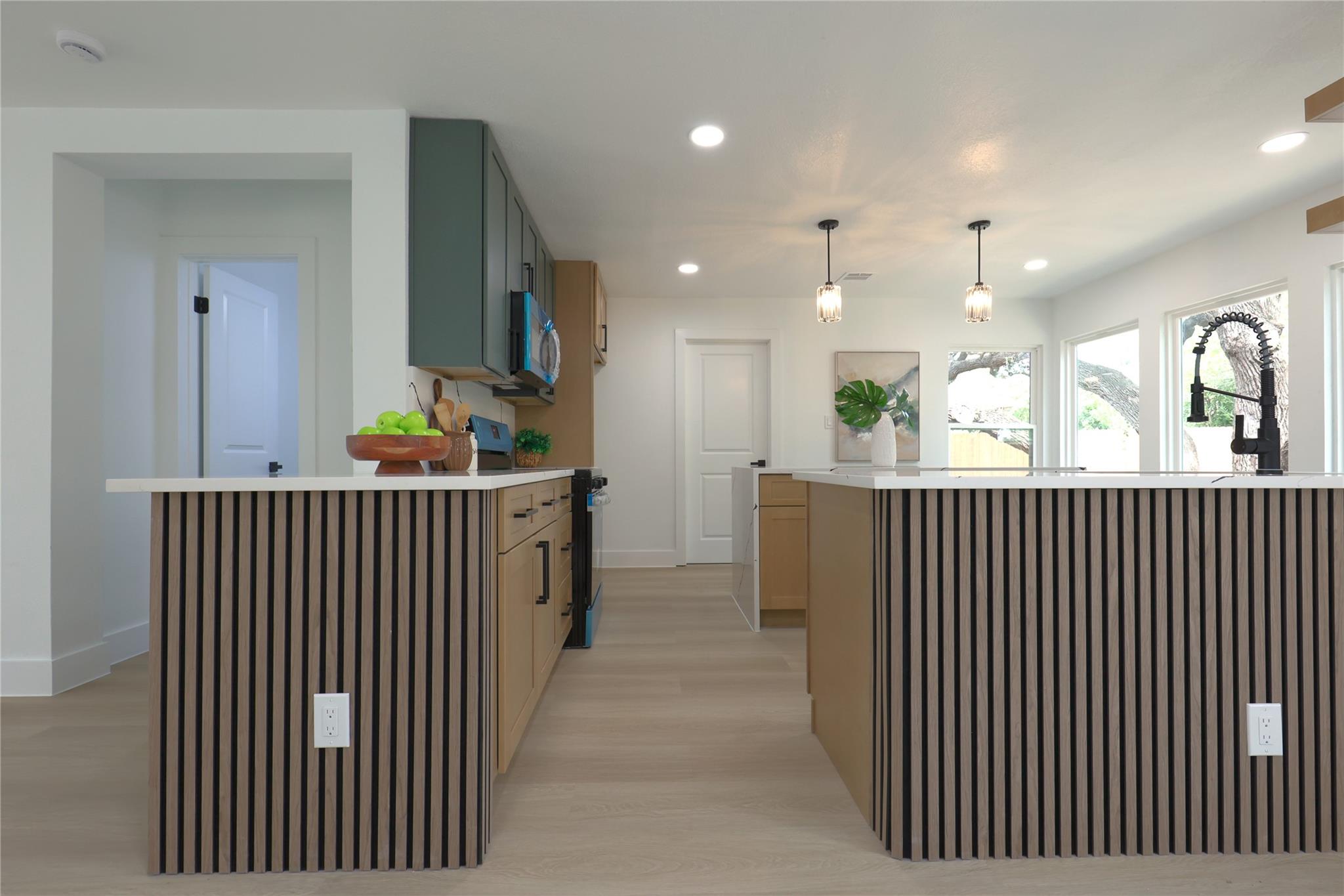 1302 Devil Rdg Property Photo 5