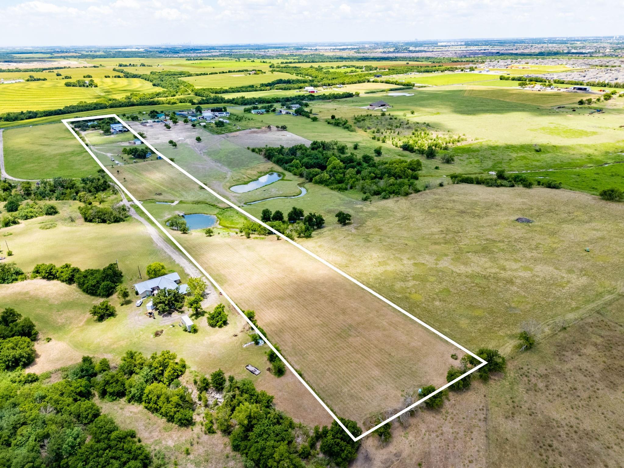 8712 Cele Rd 1 Property Photo 2