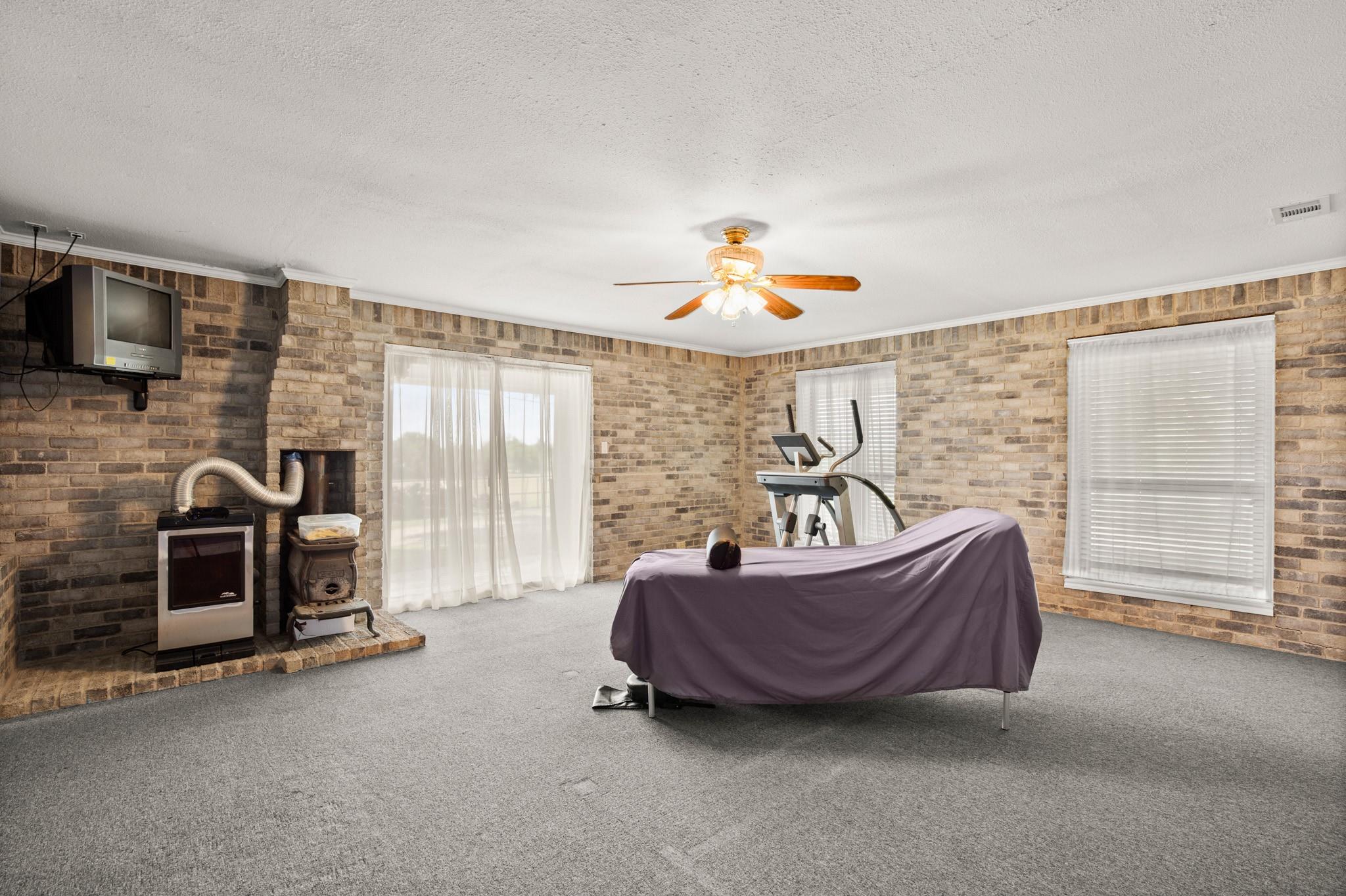 8712 Cele Rd 1 Property Photo 13