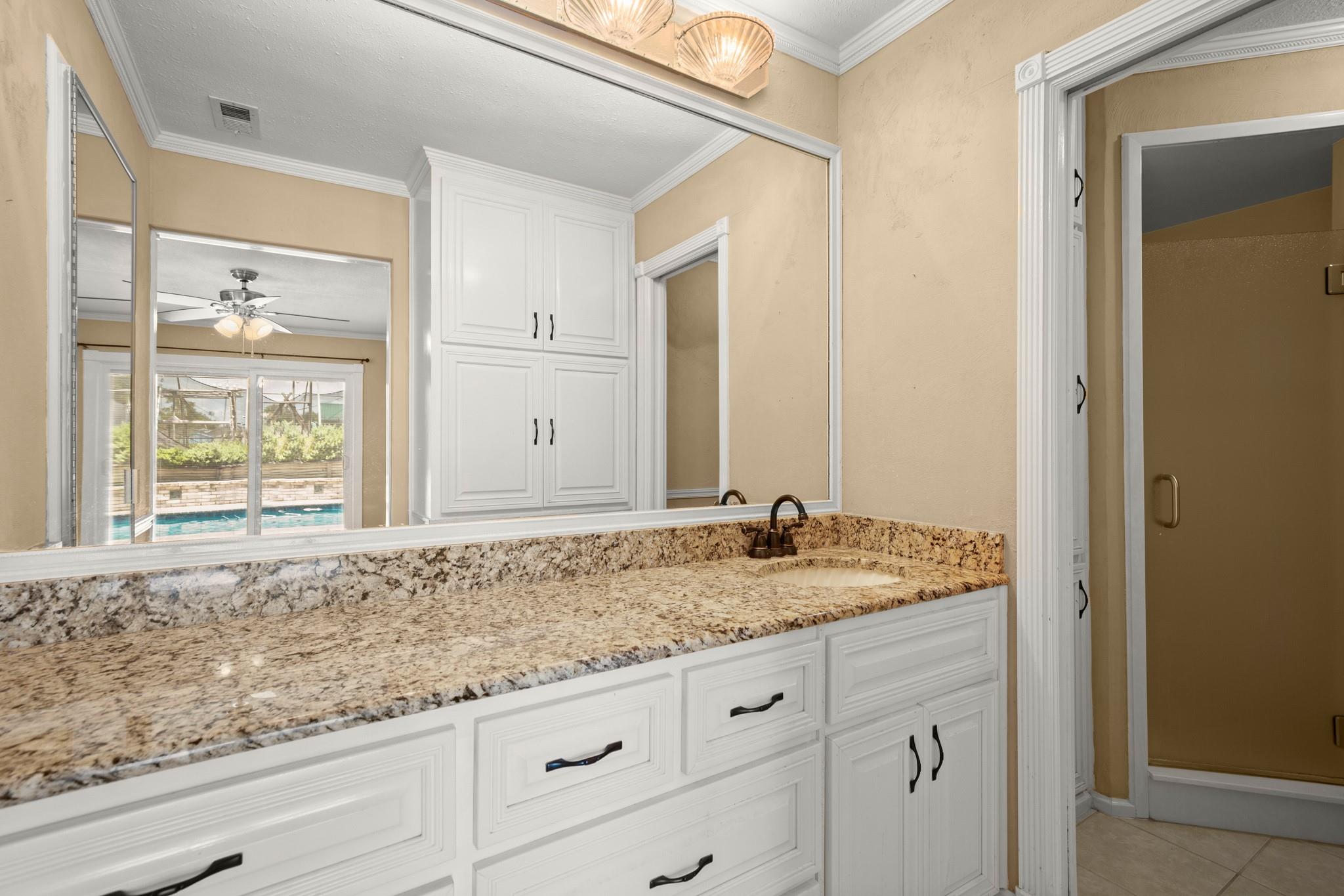 8712 Cele Rd 1 Property Photo 15