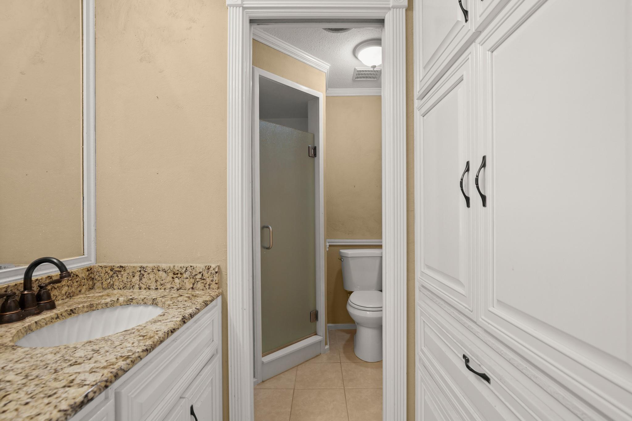 8712 Cele Rd 1 Property Photo 16