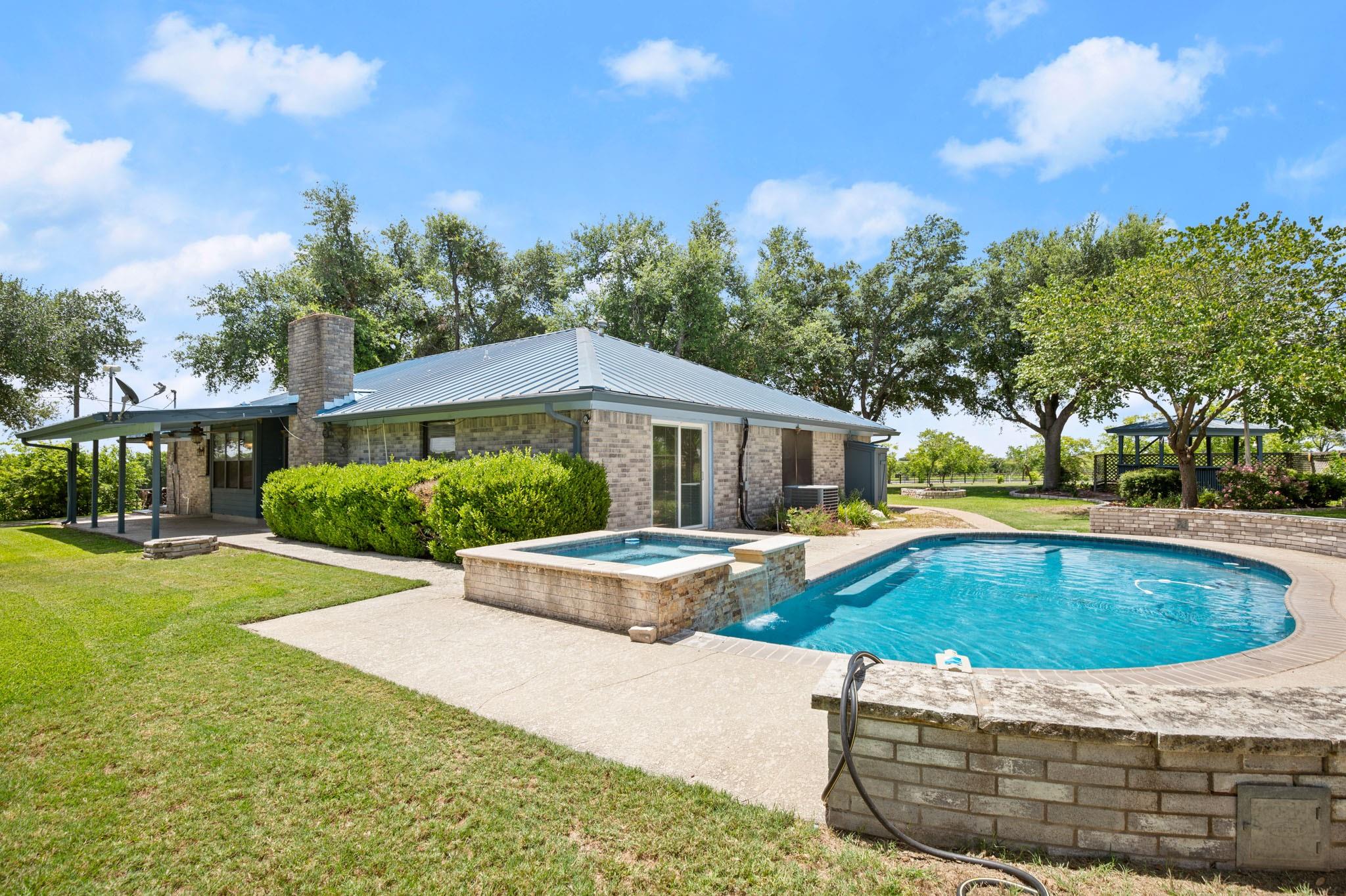 8712 Cele Rd 1 Property Photo 24