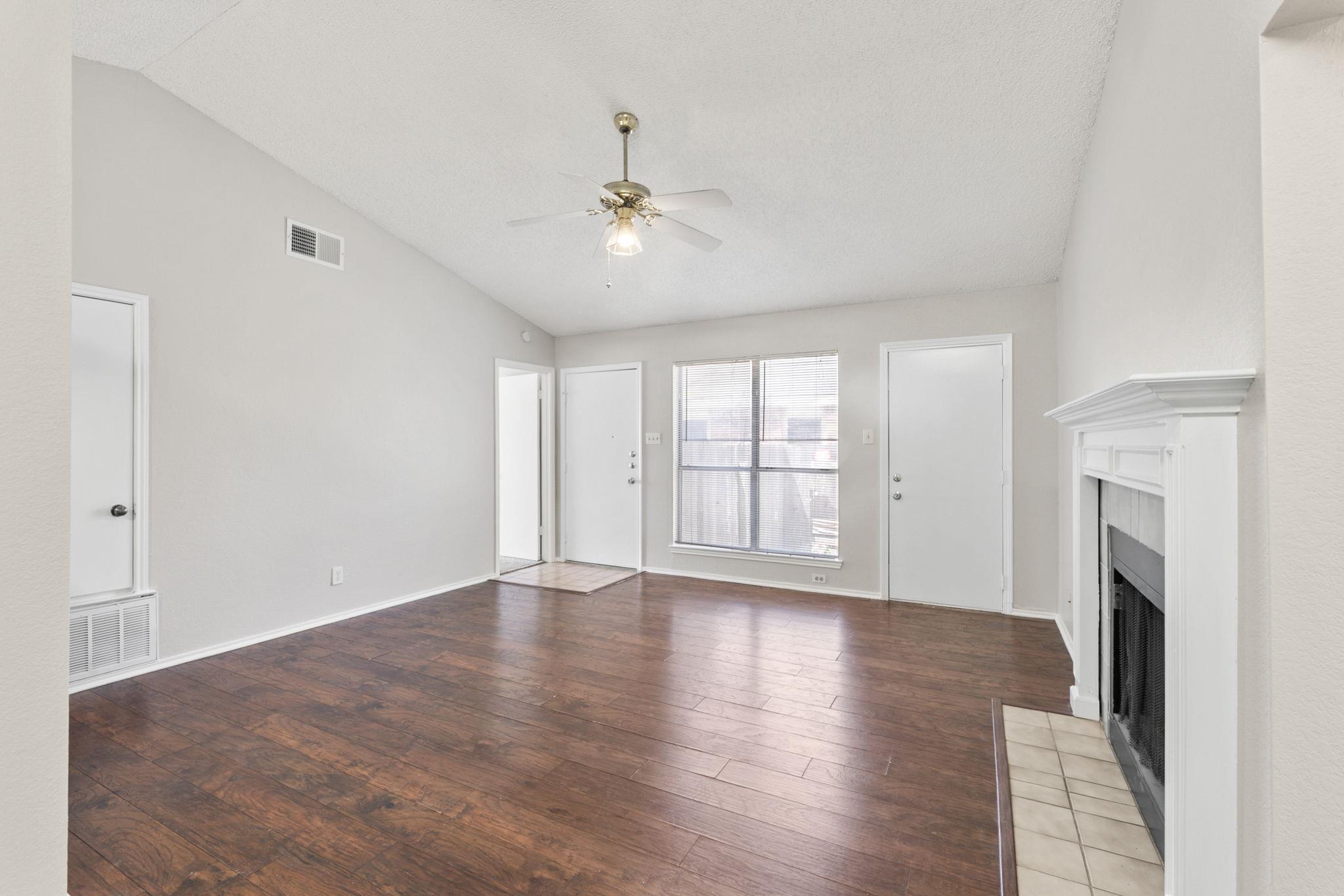 6002 Parkwood Dr #b Property Photo 5