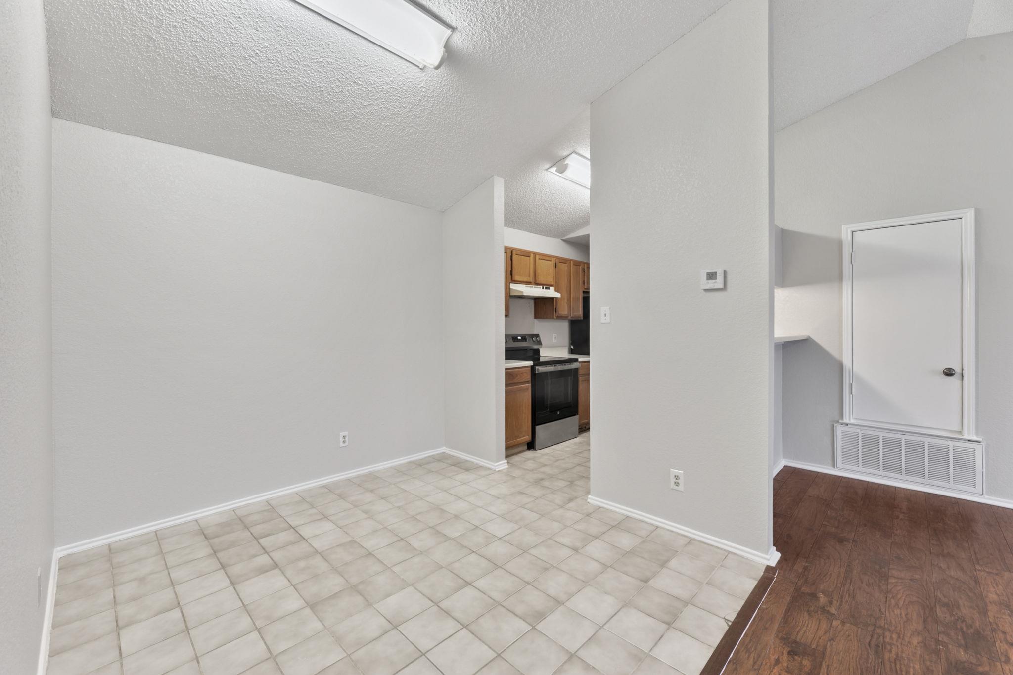 6002 Parkwood Dr #b Property Photo 6