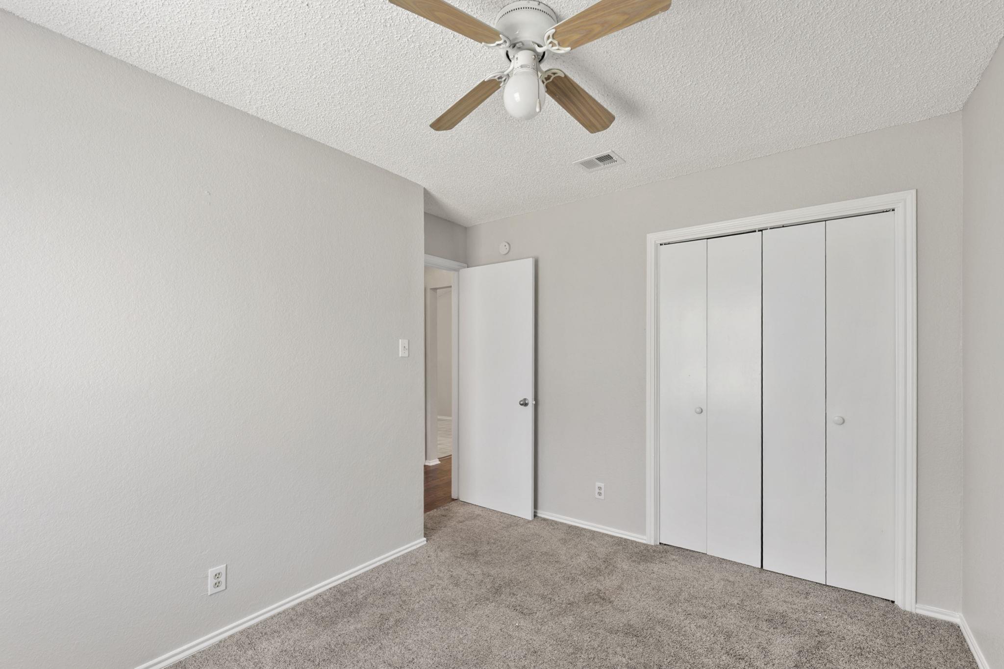 6002 Parkwood Dr #b Property Photo 11