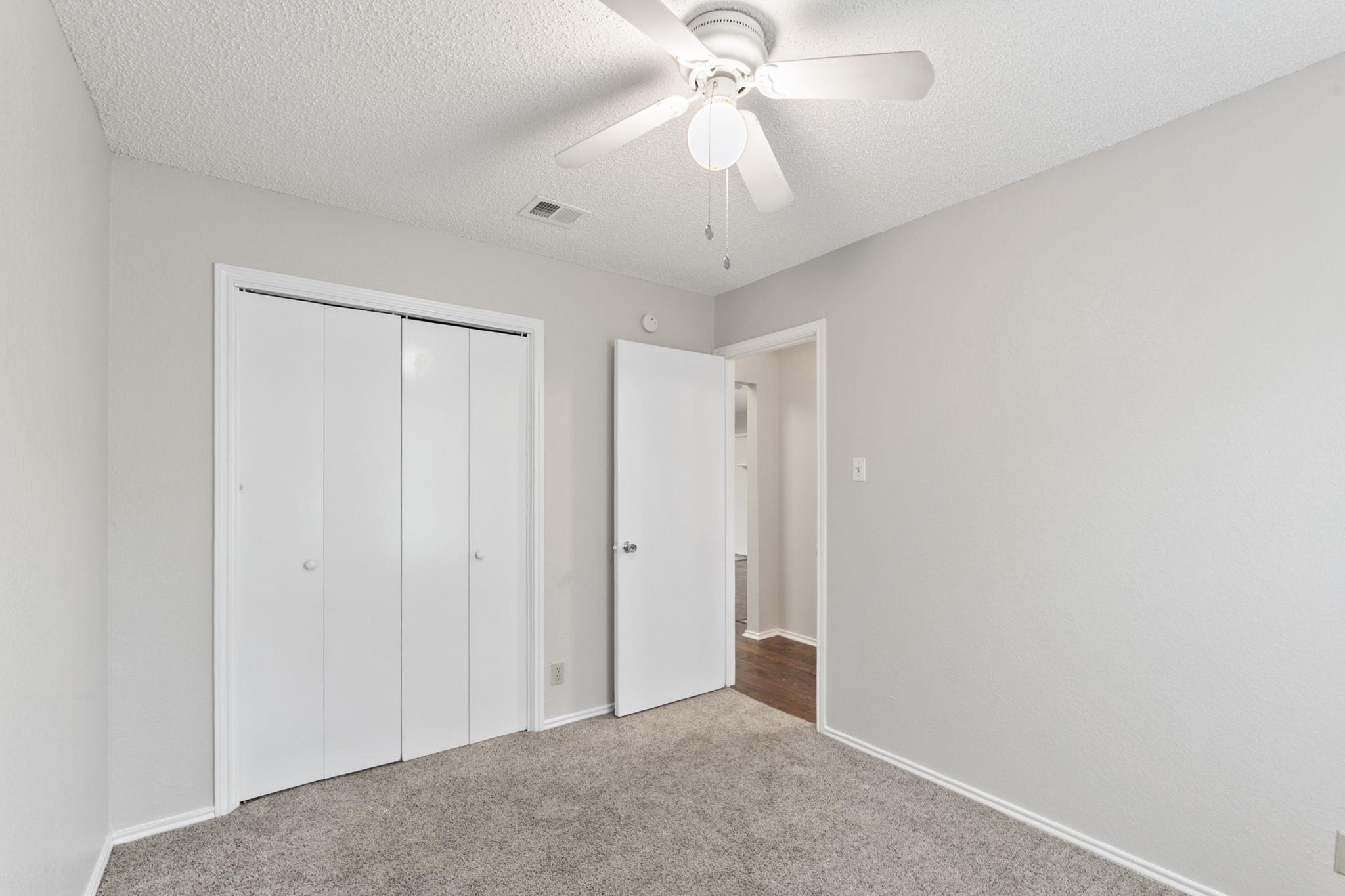 6002 Parkwood Dr #b Property Photo 13