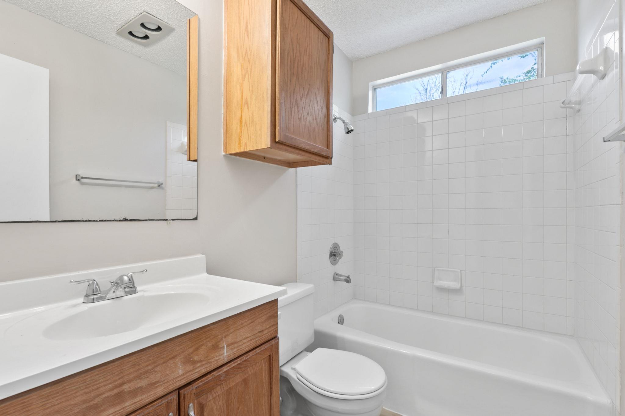 6002 Parkwood Dr #b Property Photo 14