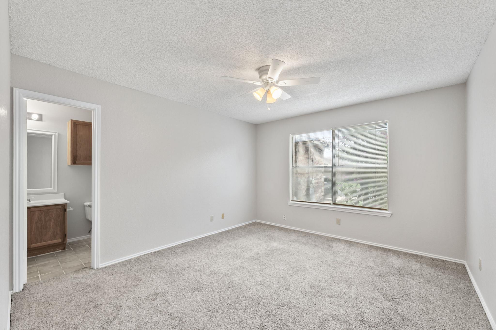 6002 Parkwood Dr #b Property Photo 15