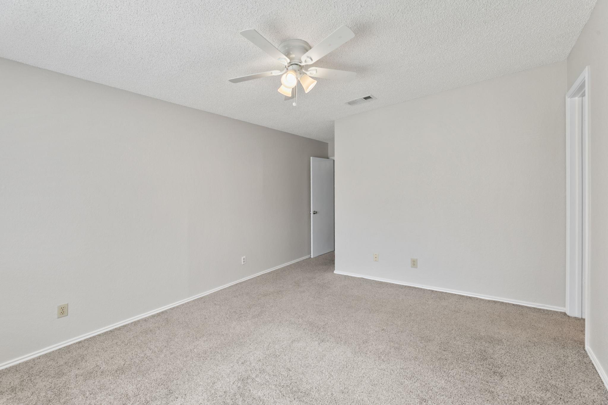 6002 Parkwood Dr #b Property Photo 16