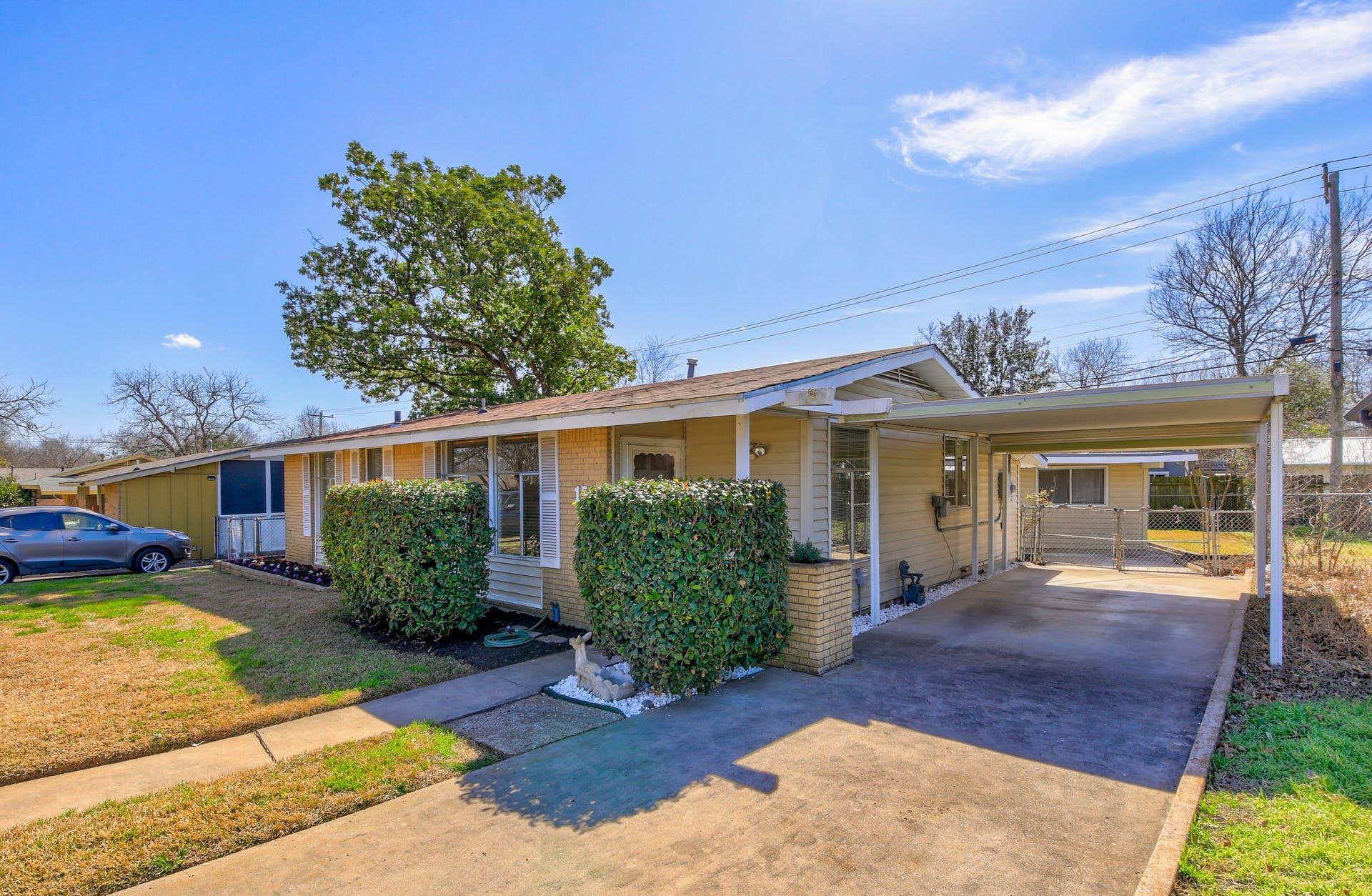 1515 Corona Dr Property Photo 2