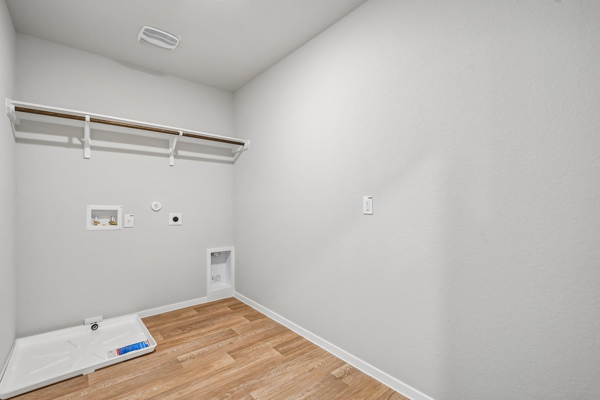 421 Rear Boot Way Property Photo 37
