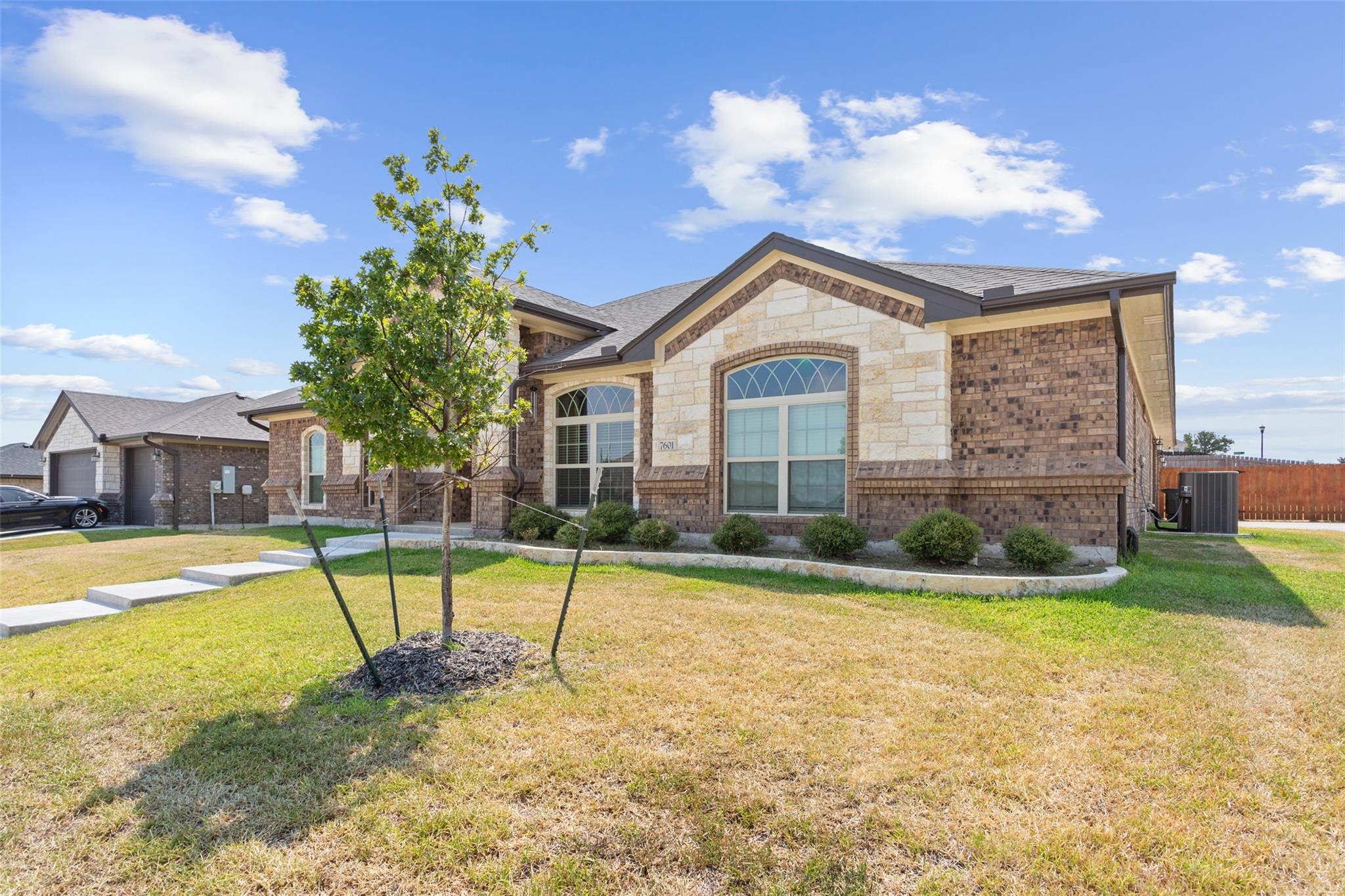 7601 Silicon Dr Property Photo 3