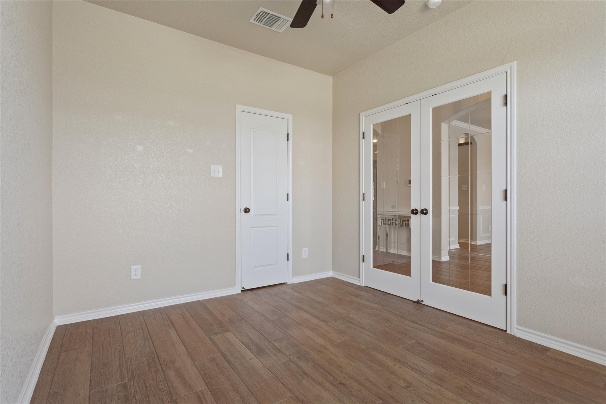 7601 Silicon Dr Property Photo 9