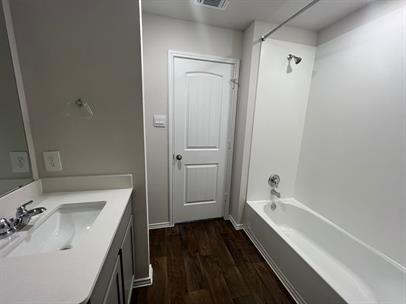 235 Frogmore Loop Property Photo 8