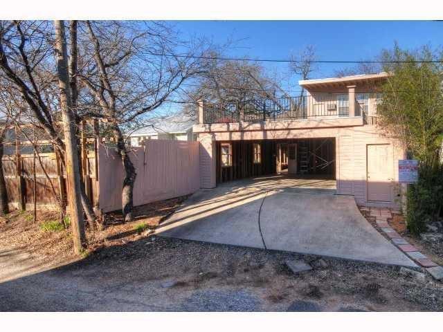 903 W 30th St #b Property Photo 9