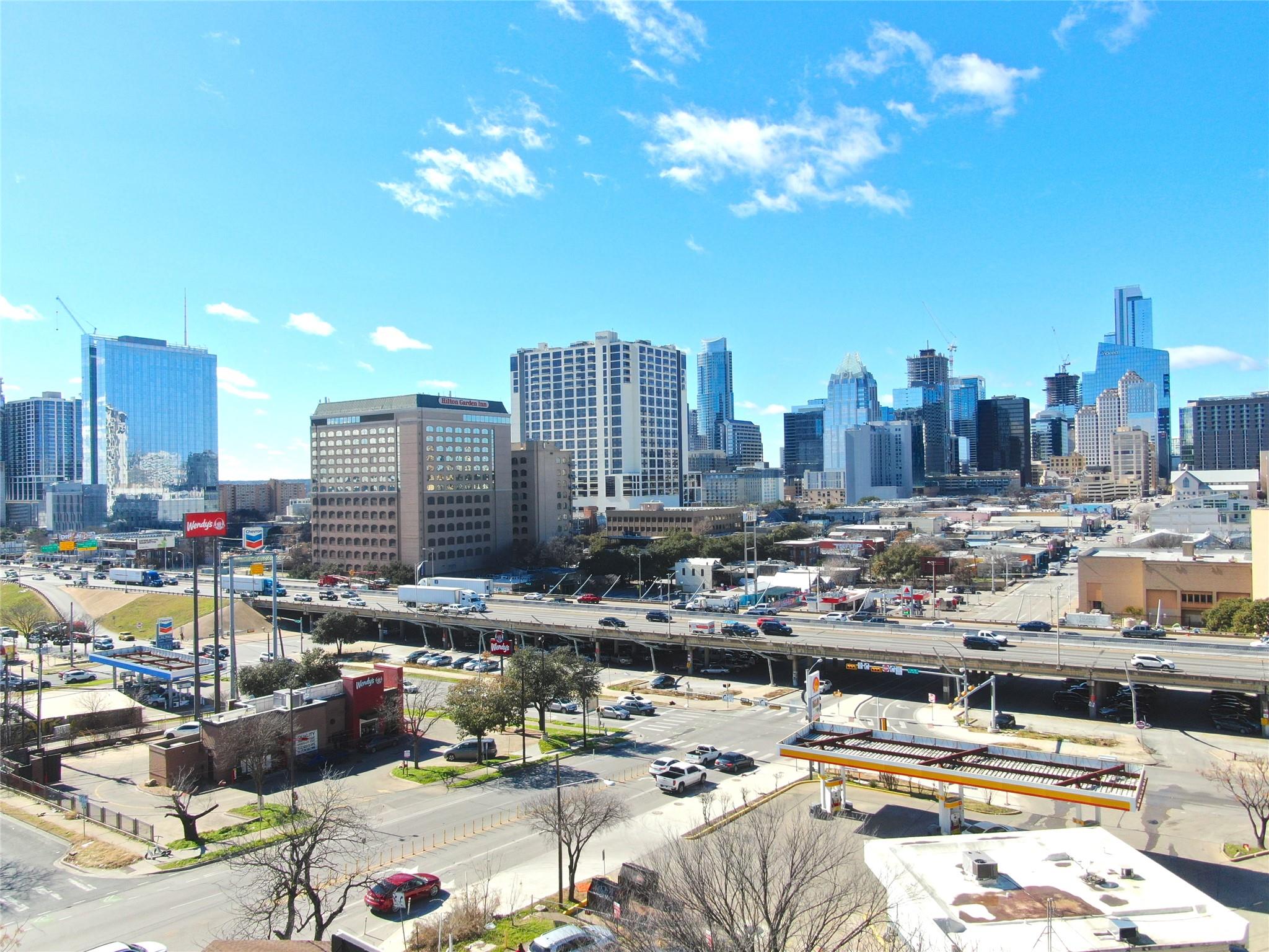 904 E 7th St Property Photo 4