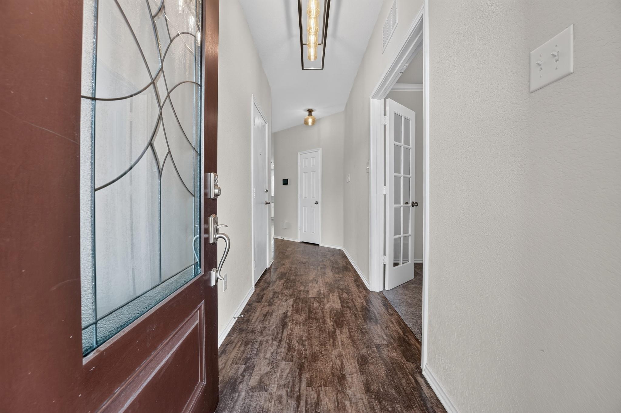 612 Sonterra Blvd Property Photo 2