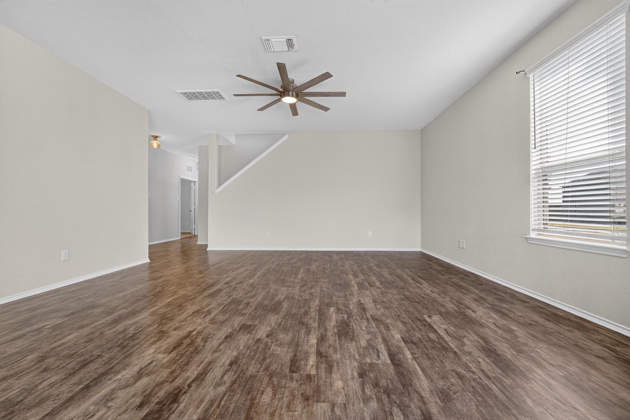 612 Sonterra Blvd Property Photo 5