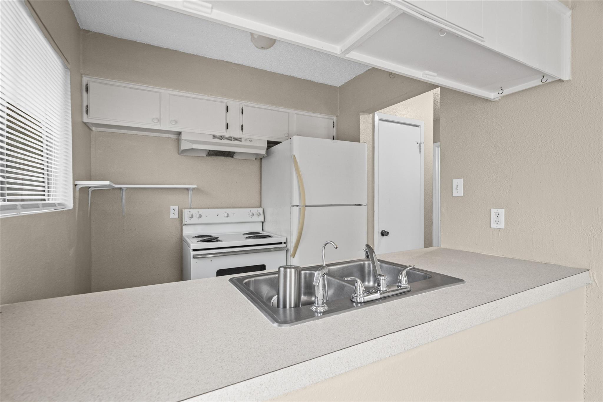 2809 Parker Ln #d Property Photo 5
