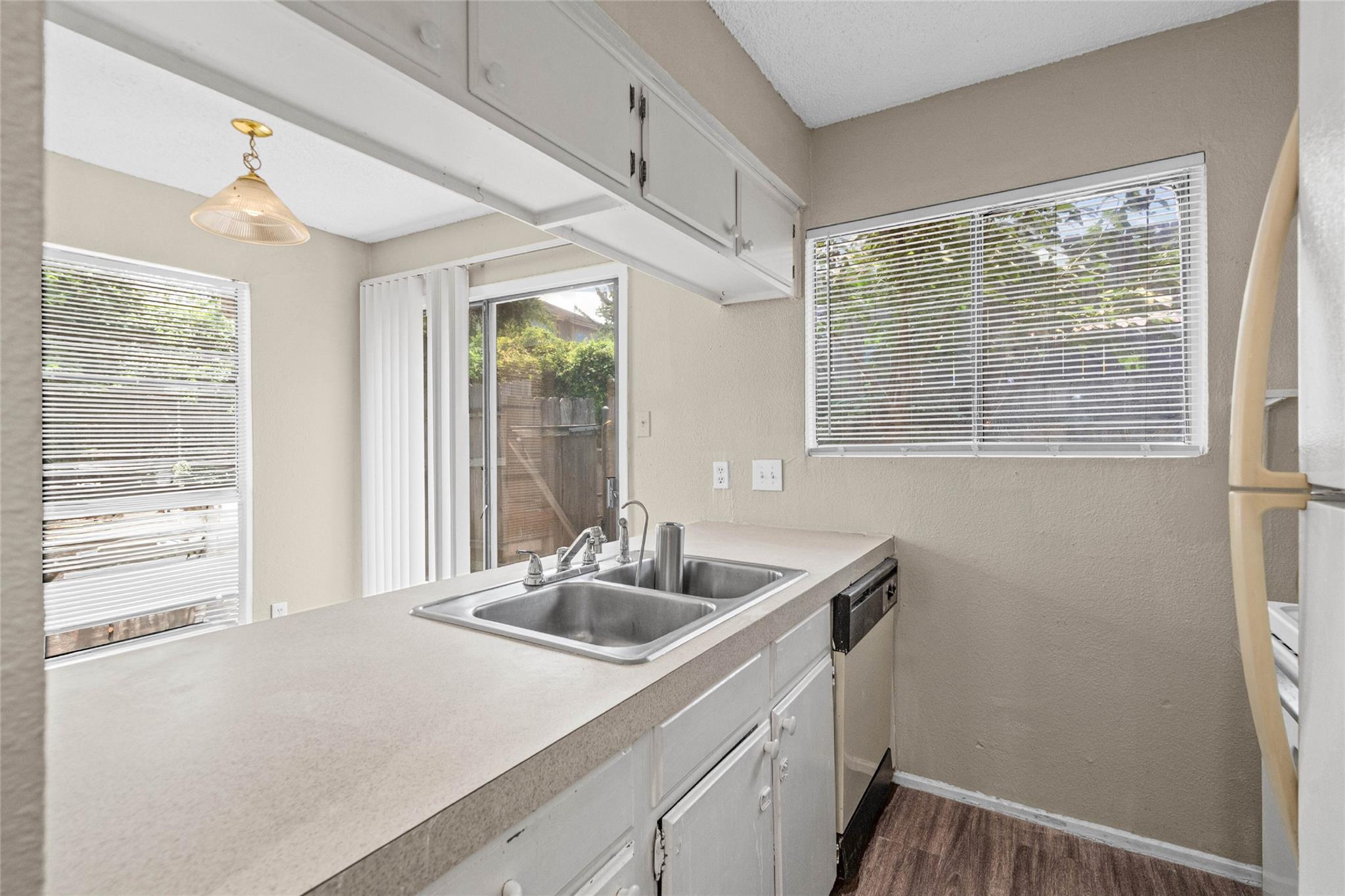 2809 Parker Ln #d Property Photo 6