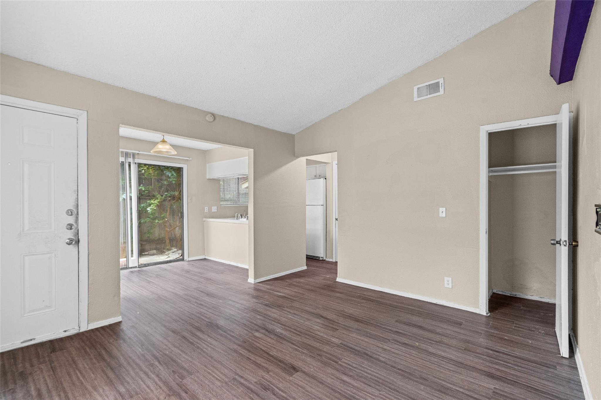 2809 Parker Ln #d Property Photo 8