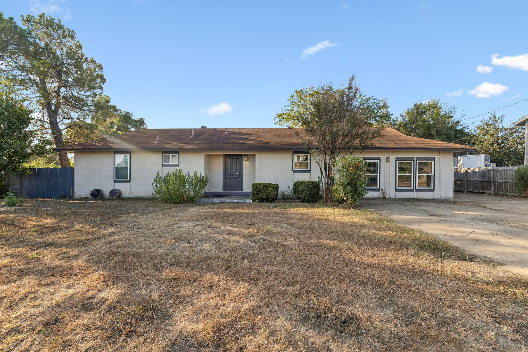 200 Seminole Rd Property Photo 2