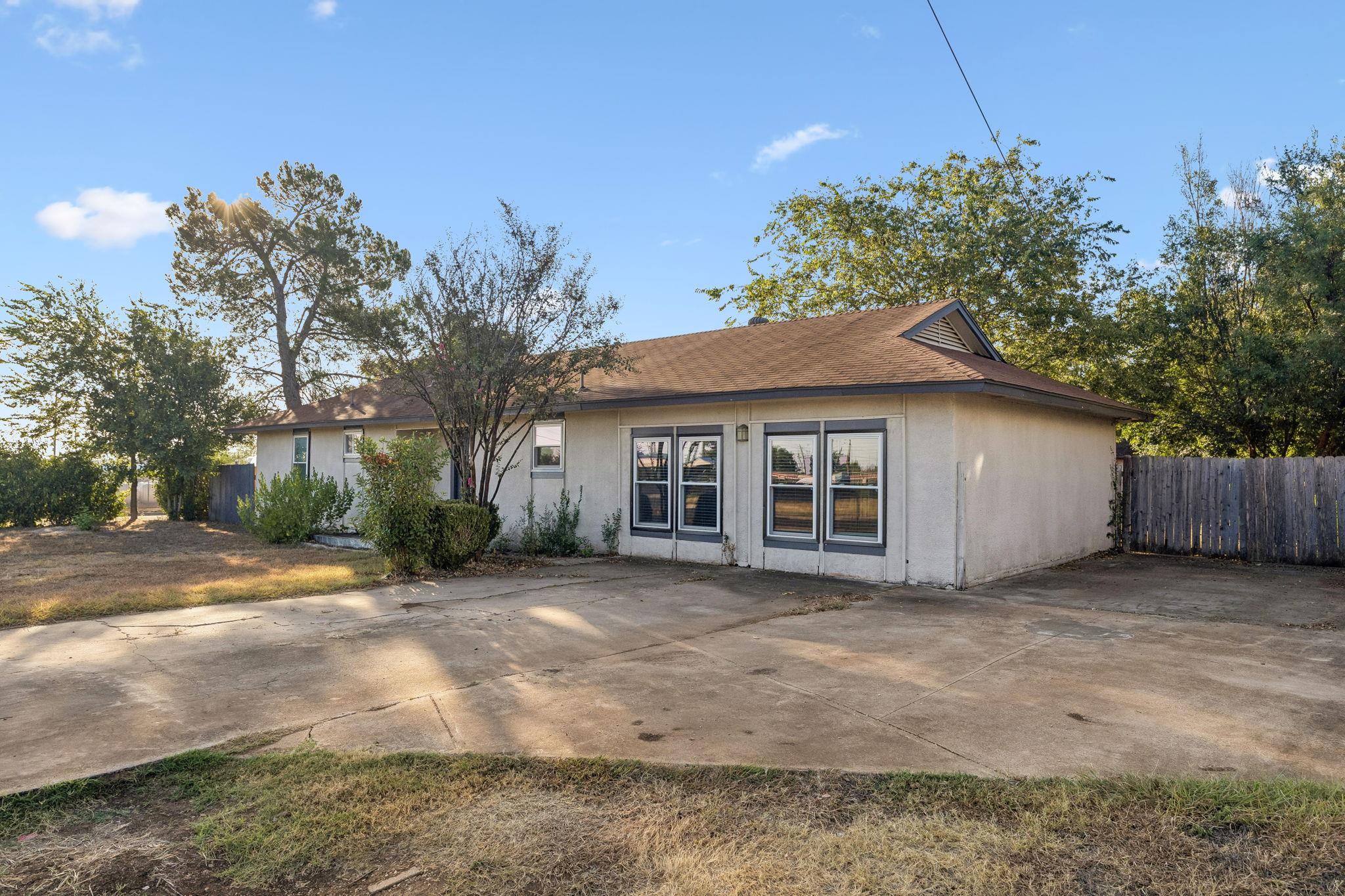 200 Seminole Rd Property Photo 4