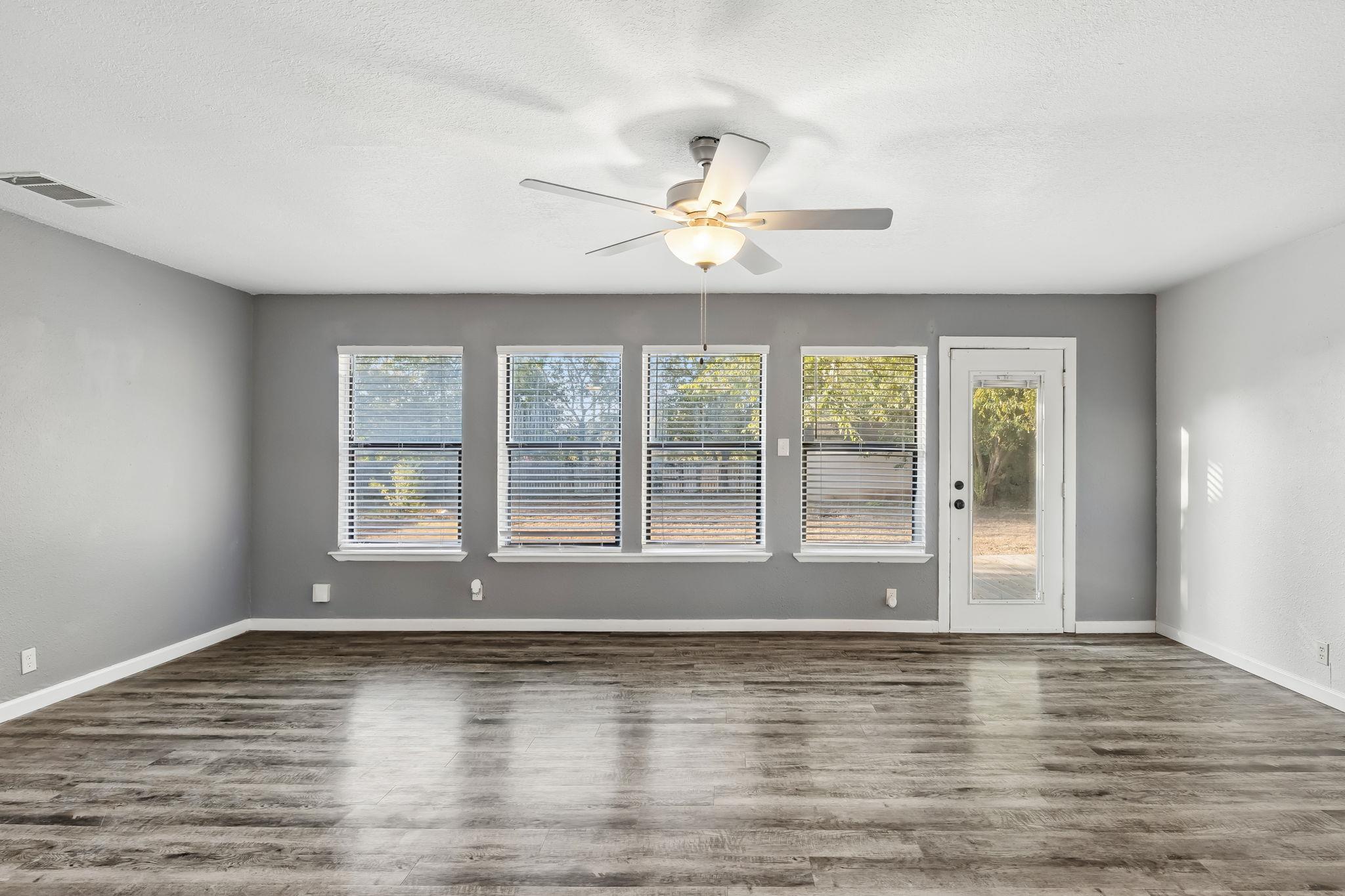 200 Seminole Rd Property Photo 9