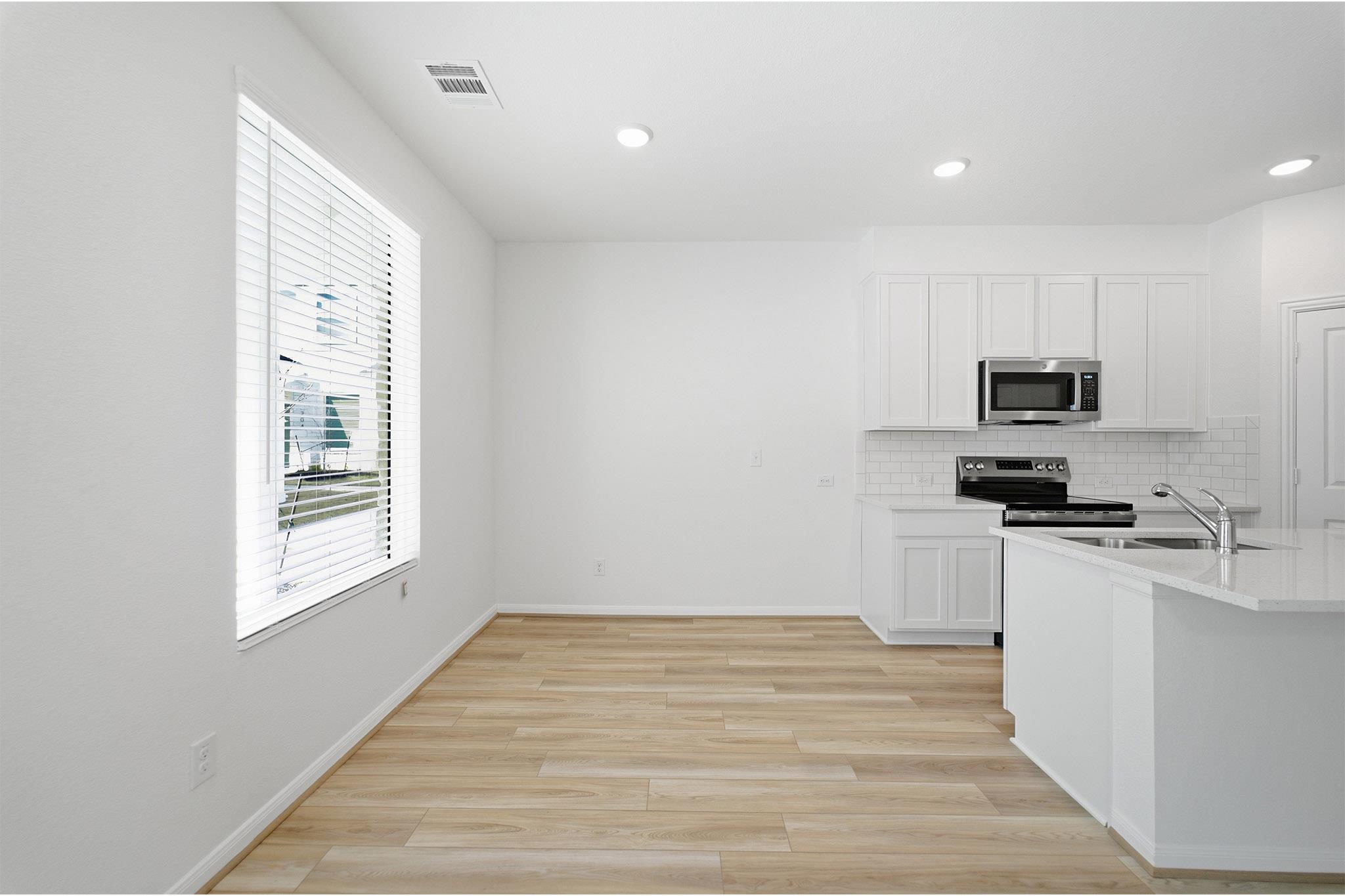 500 Municipal Dr #302 Property Photo 18