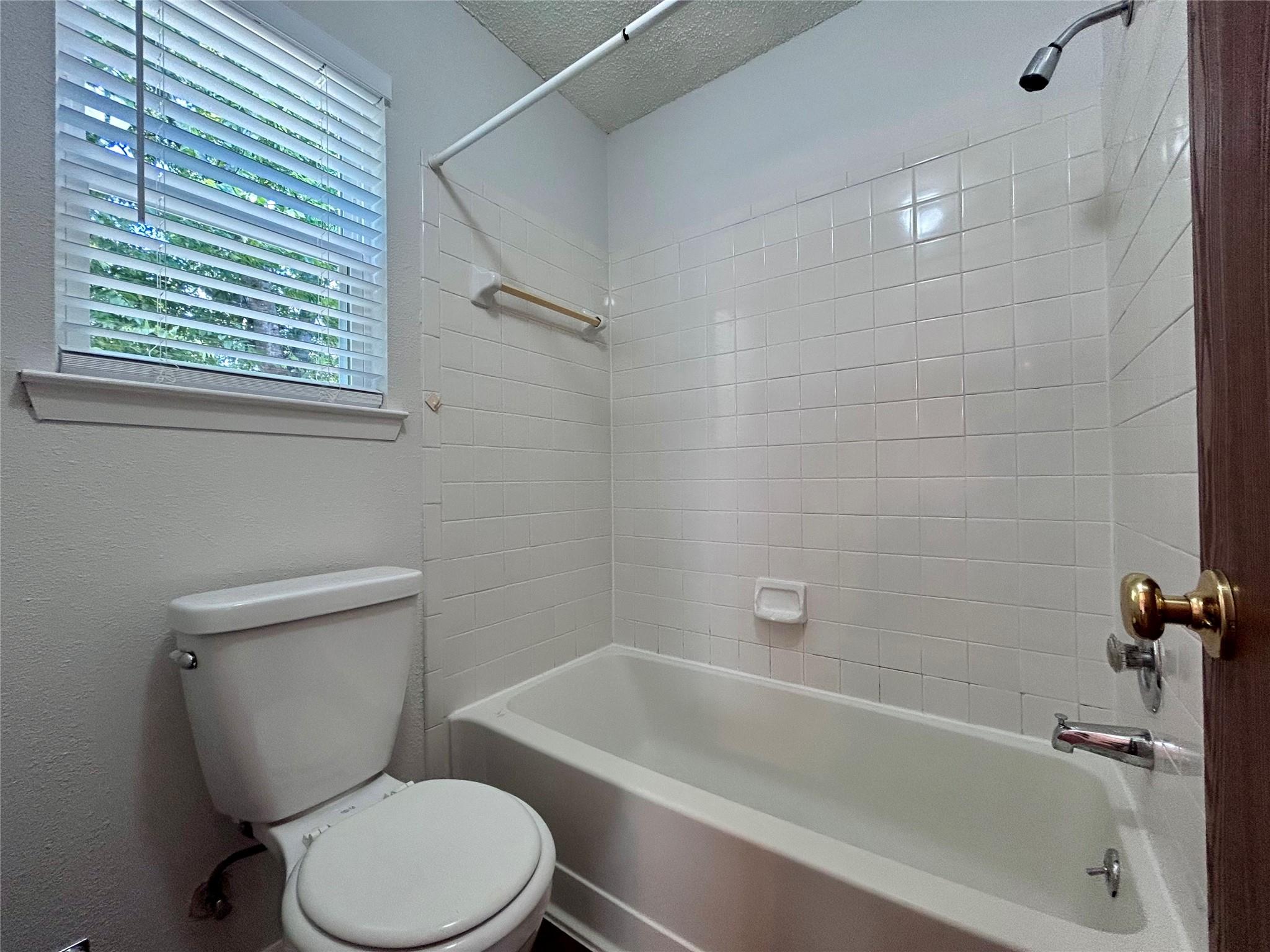 12232 Tyson Cv #a Property Photo 12