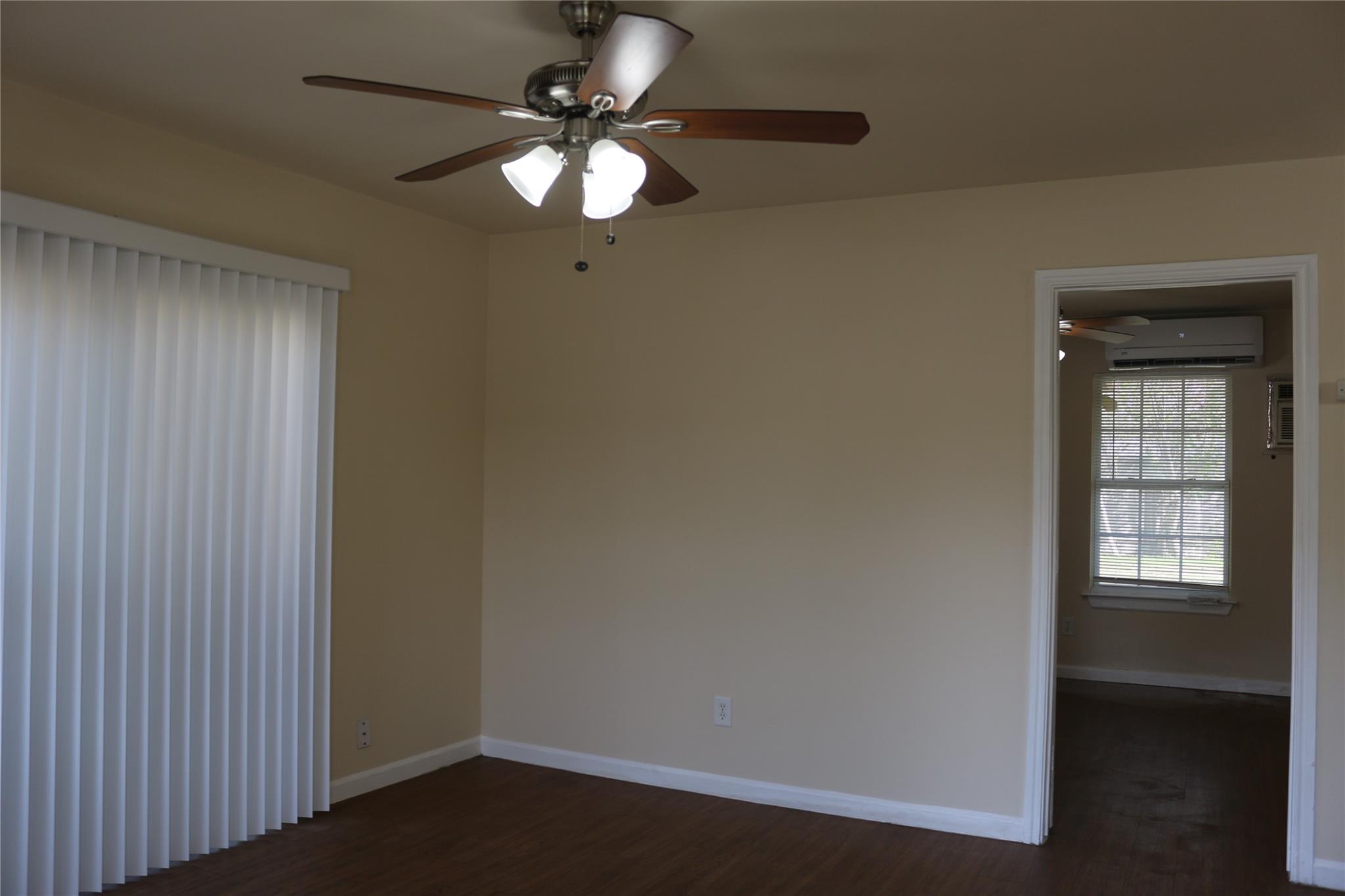 1705 Walnut St 3 Property Photo 3