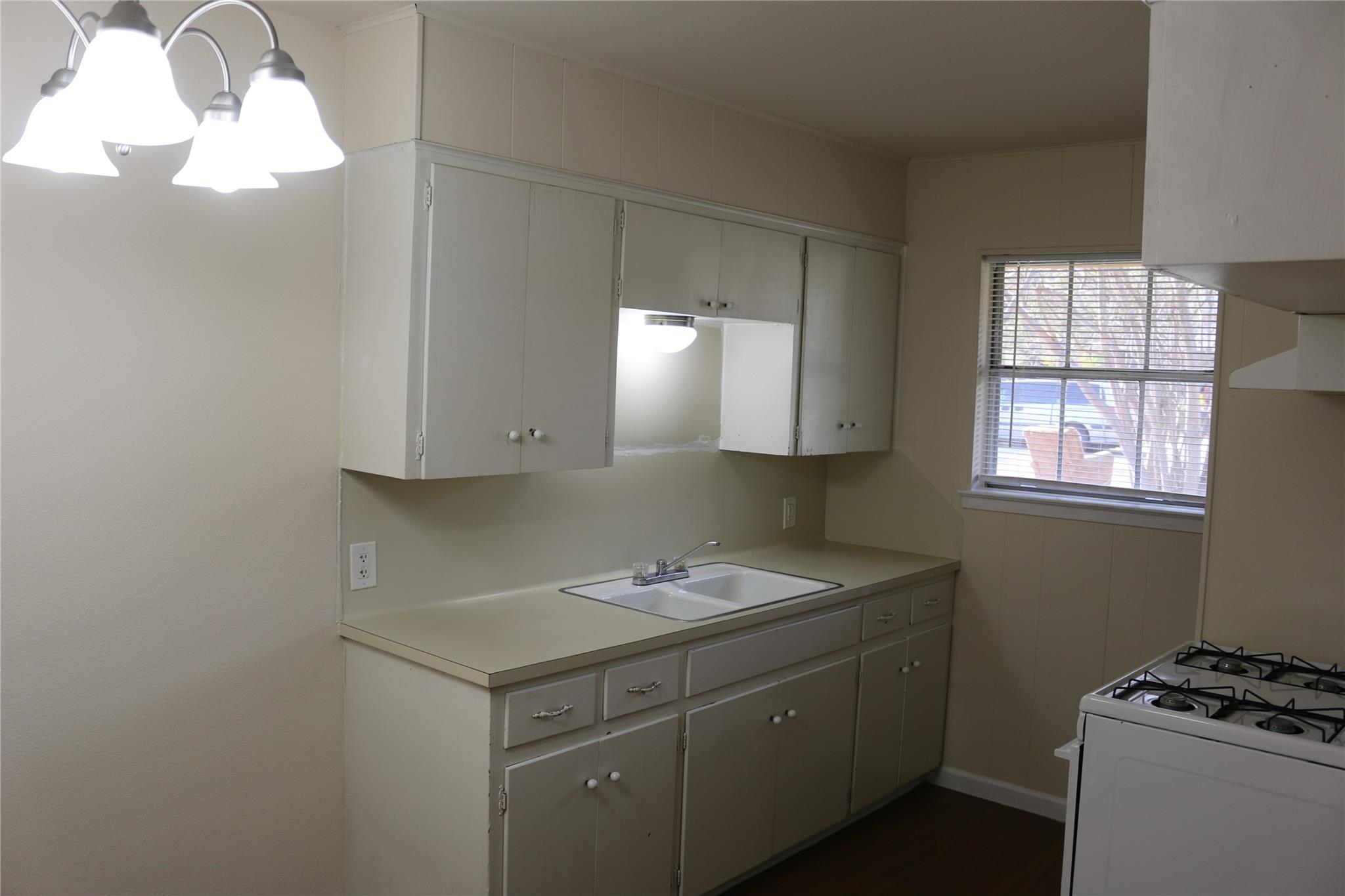 1705 Walnut St 3 Property Photo 15