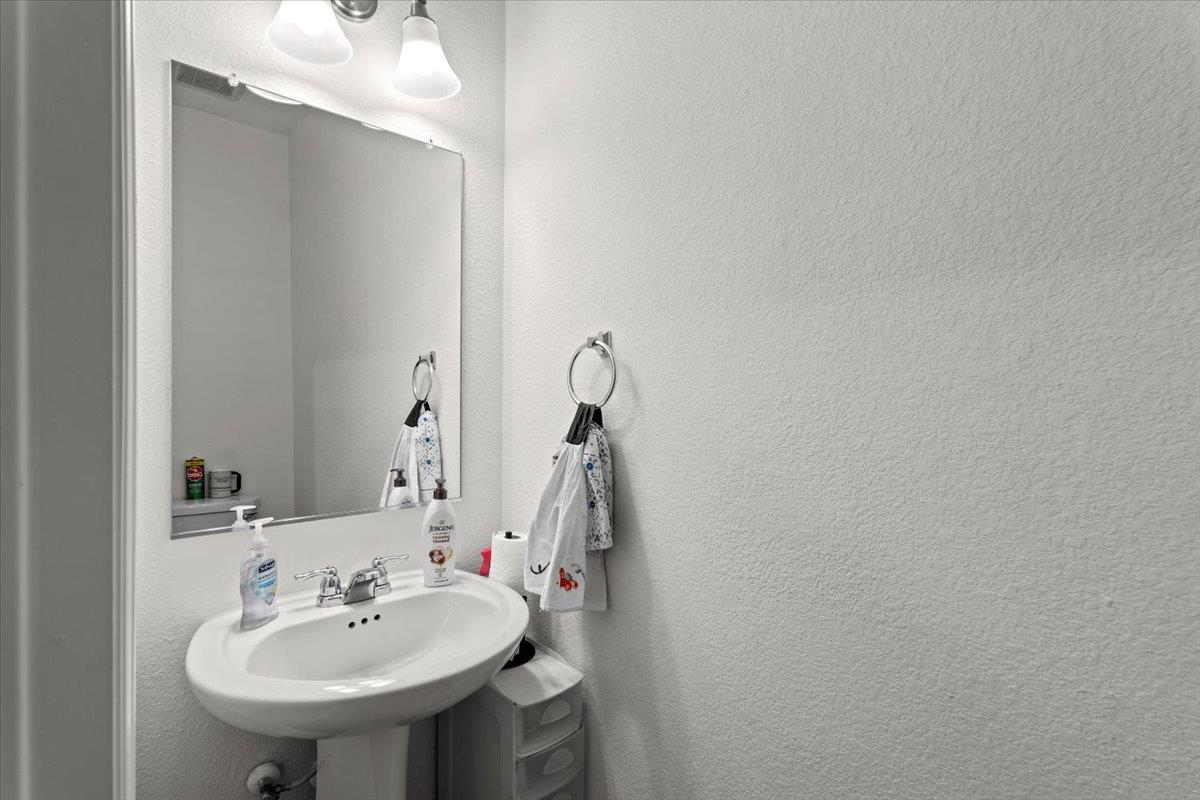 12202 Perritos Pl Property Photo 11