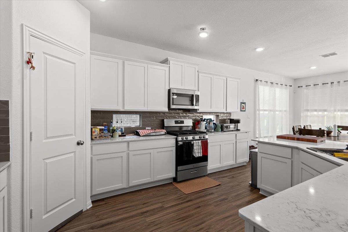 12202 Perritos Pl Property Photo 12
